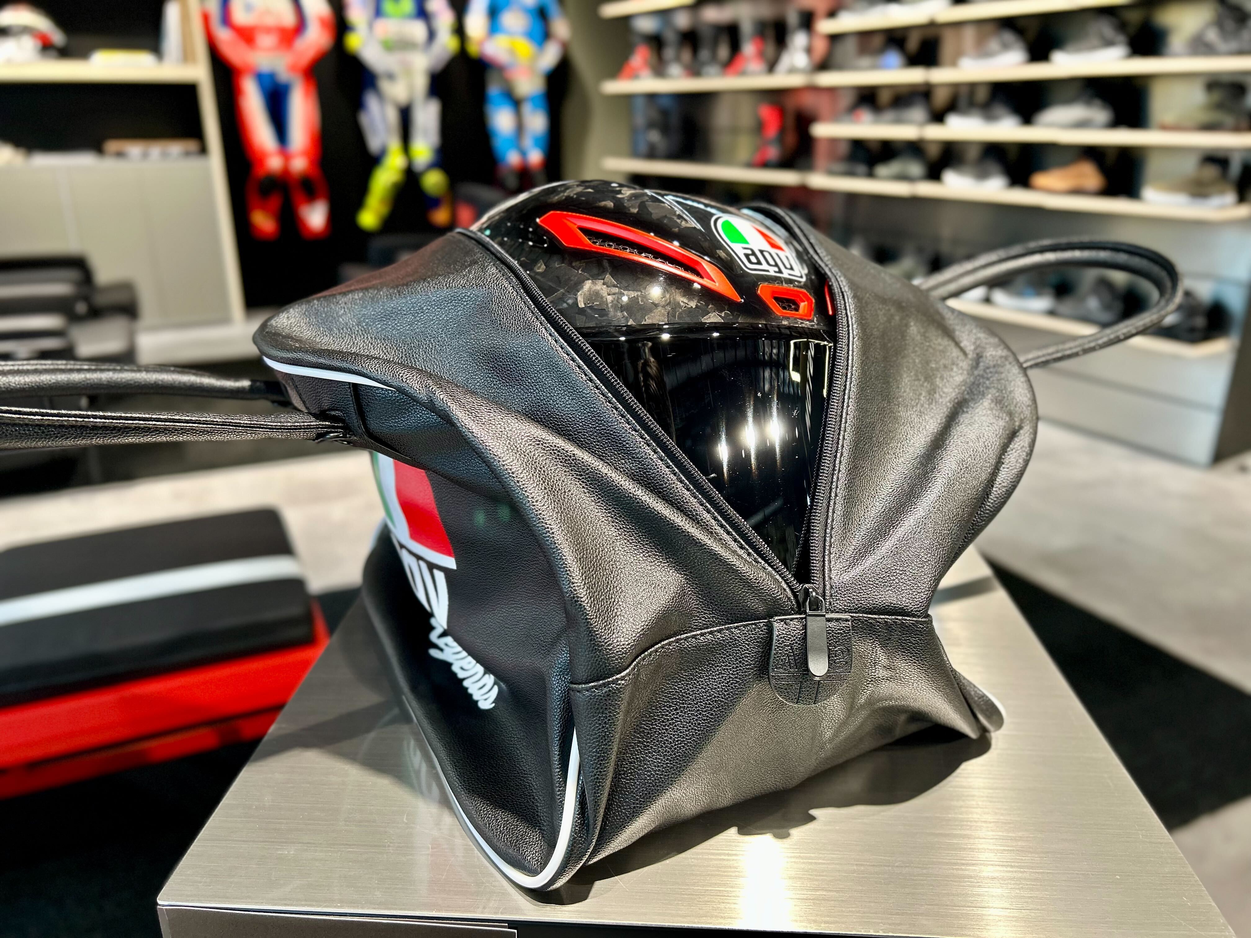 大切なヘルメットをオシャレに持ち運びませんか？