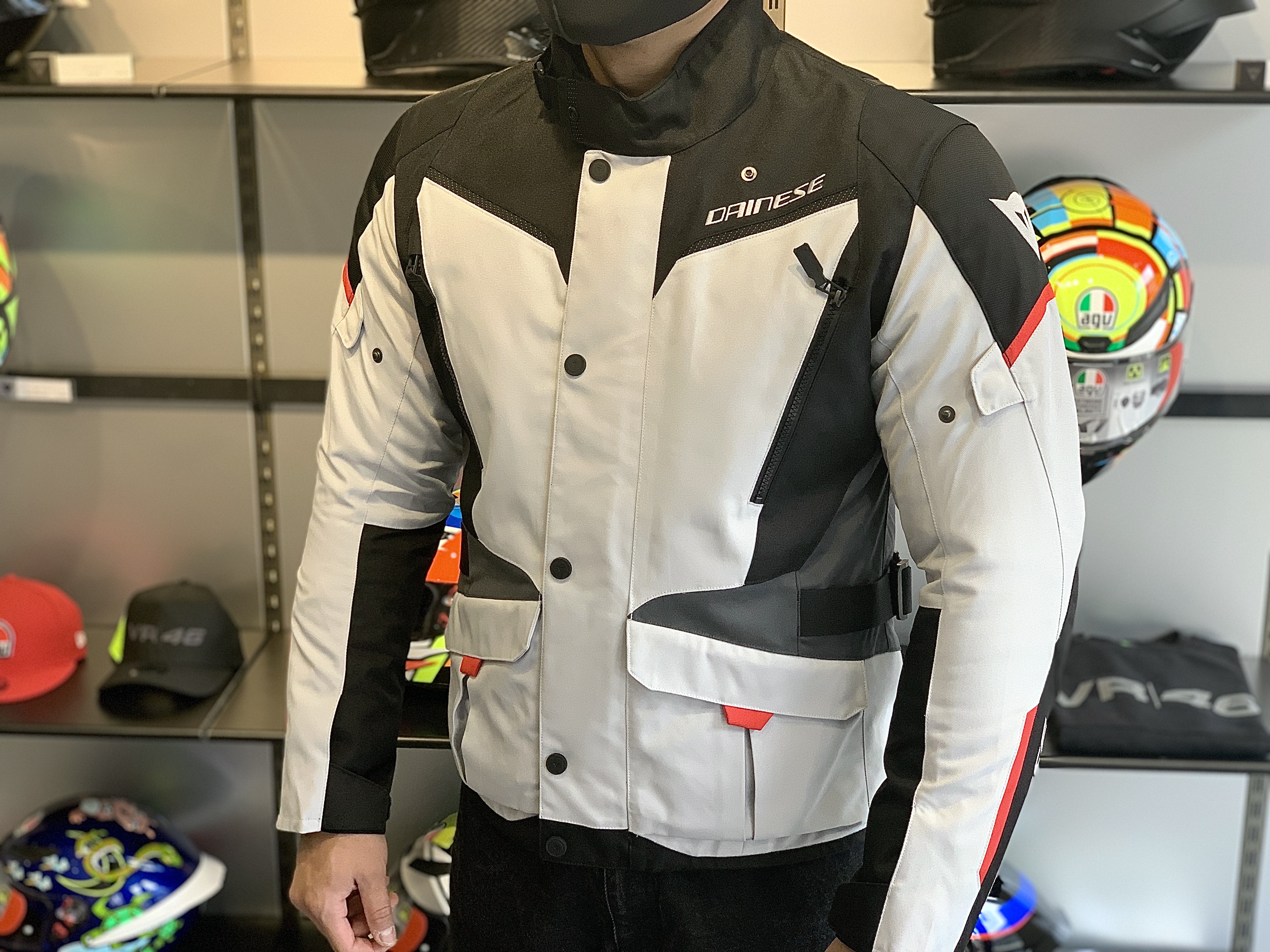 冬のライディングに最適の完全防風ジャケットのご紹介