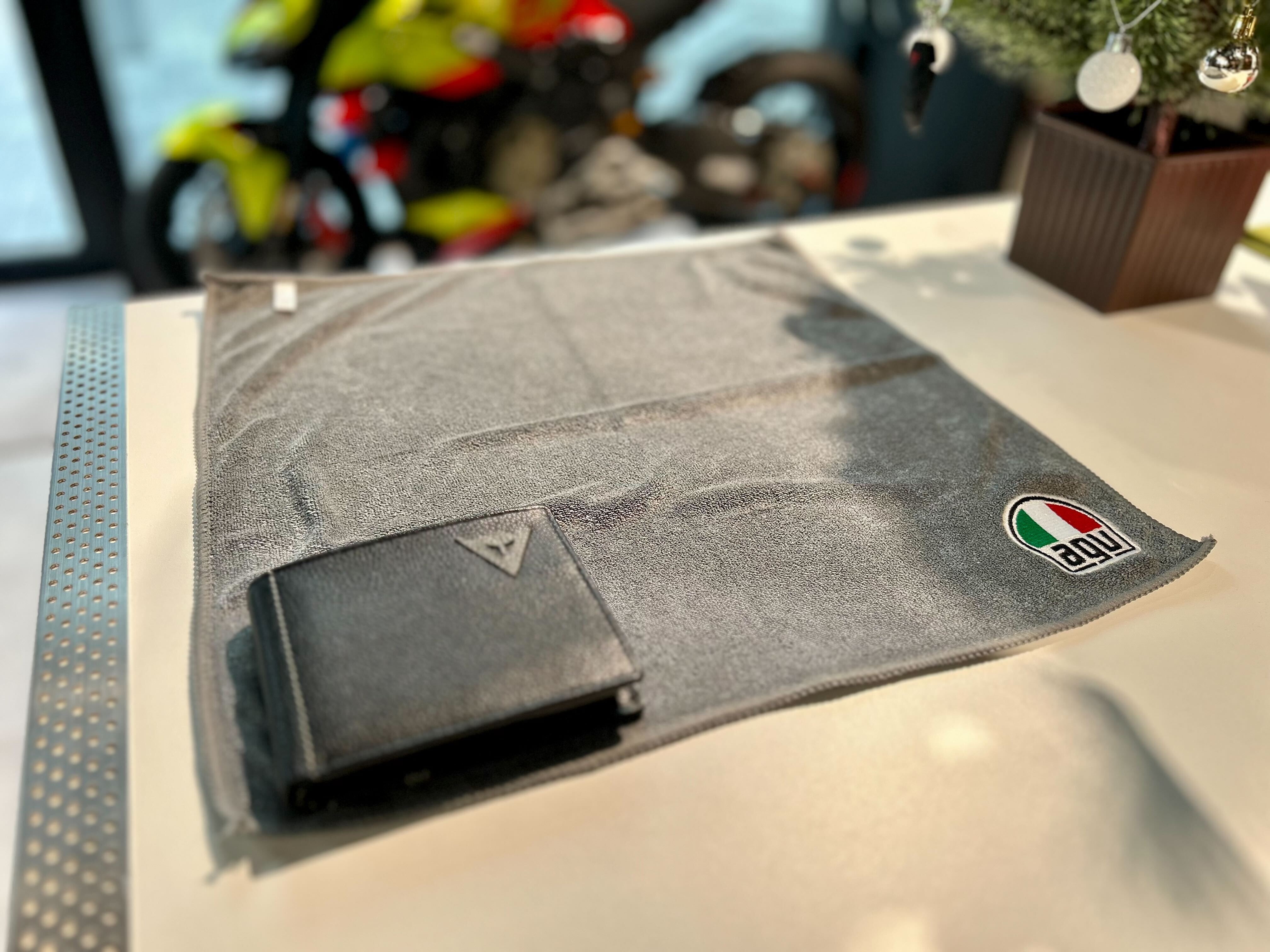 AGVの小物類を入荷しております。AGVキャップ・ヘルメットクロス