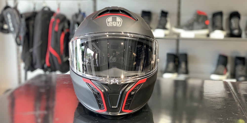 新作ツーリング用ヘルメットのご紹介