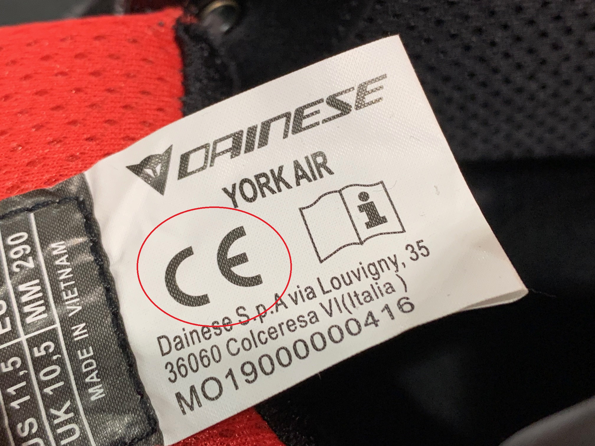 足元を快適かつスマートに魅せるお勧めのカジュアルシューズ