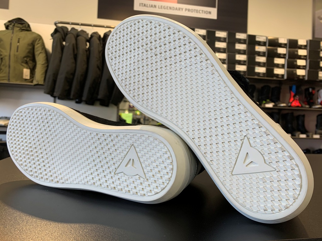 タウンユースにぴったり『DOVER GORE-TEX® SHOES』