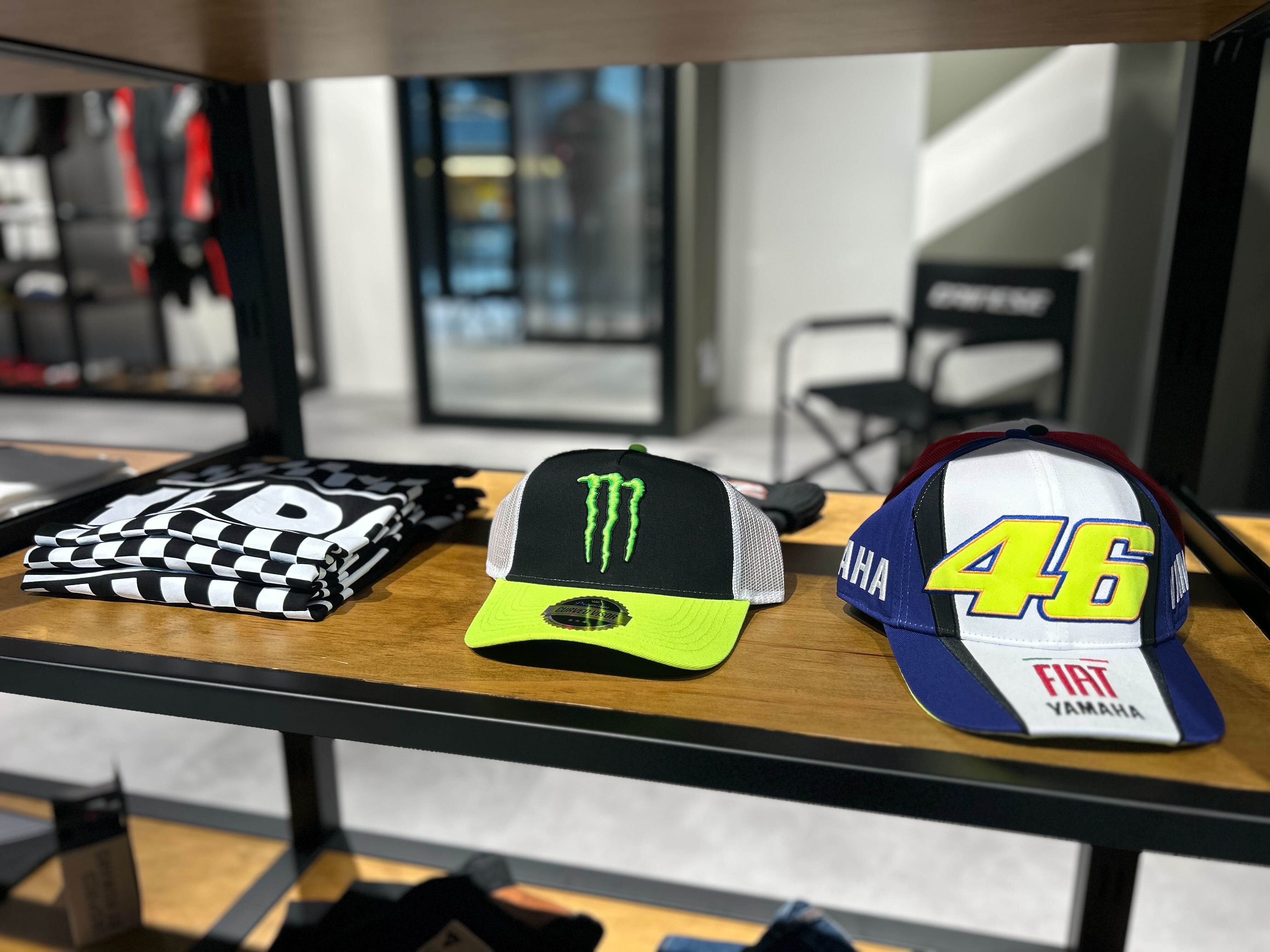 VR46・BEZZECCHIシリーズのアイテムが入荷いたしました