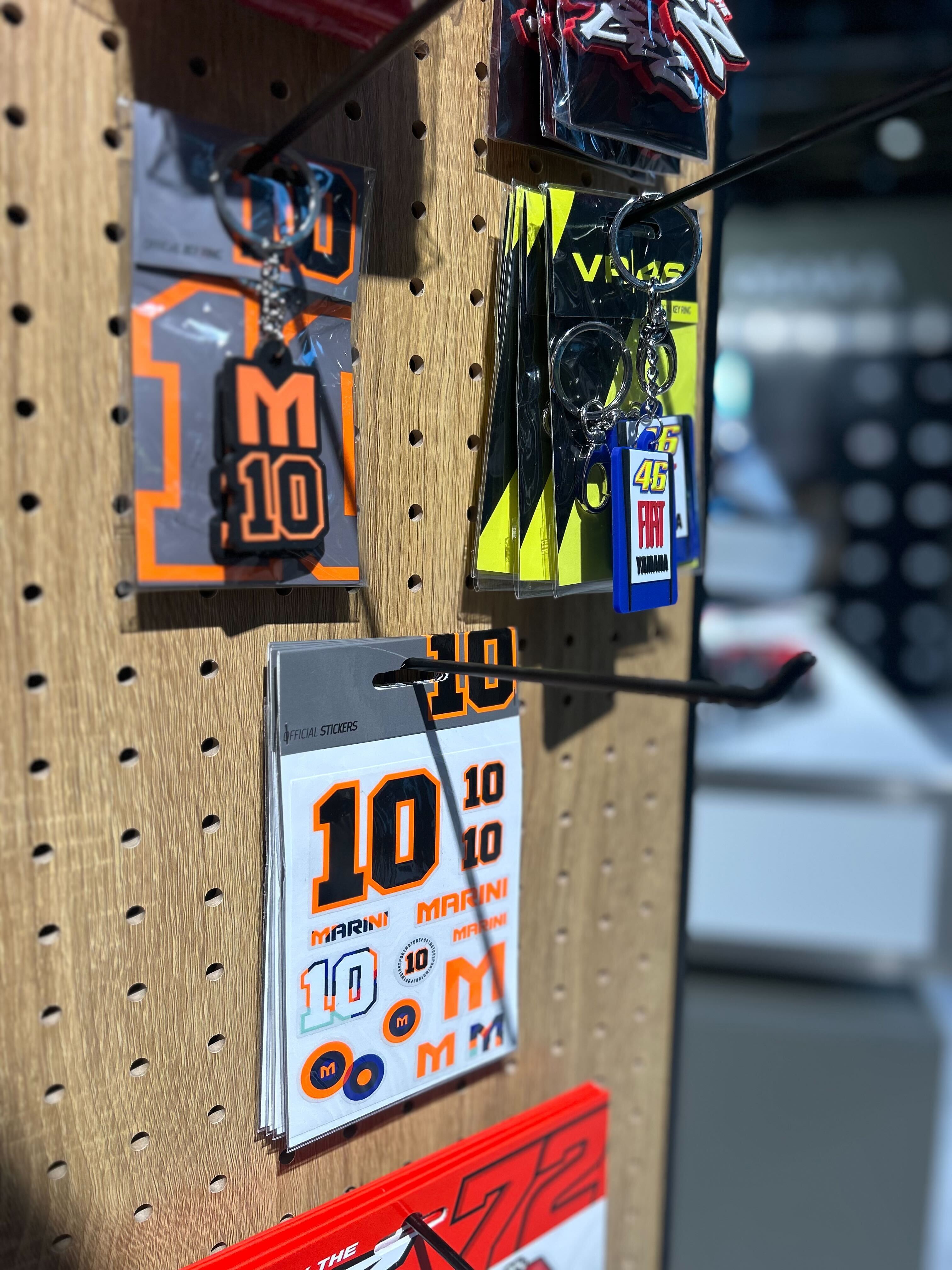 VR46・BEZZECCHIシリーズのアイテムが入荷いたしました