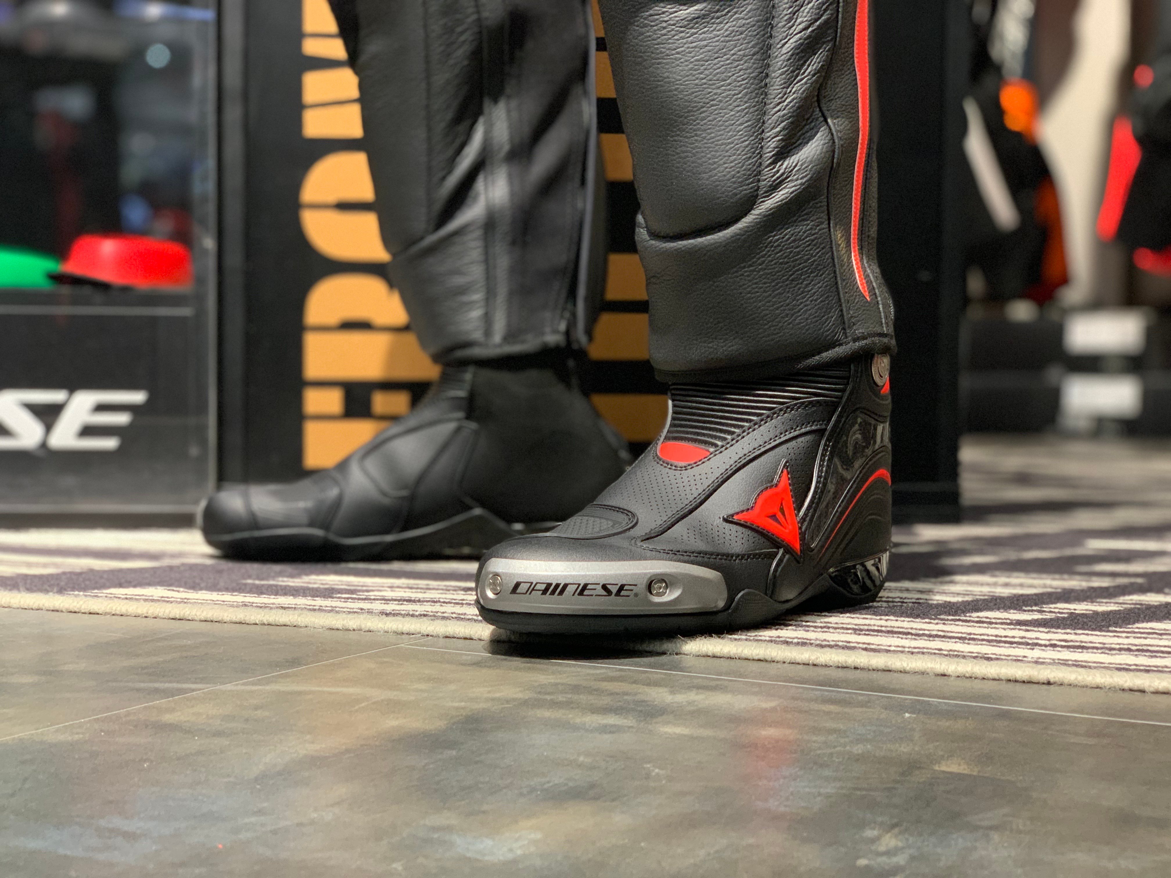 DAINESE AXIAL D1 IN BOOTS | www.innoveering.net