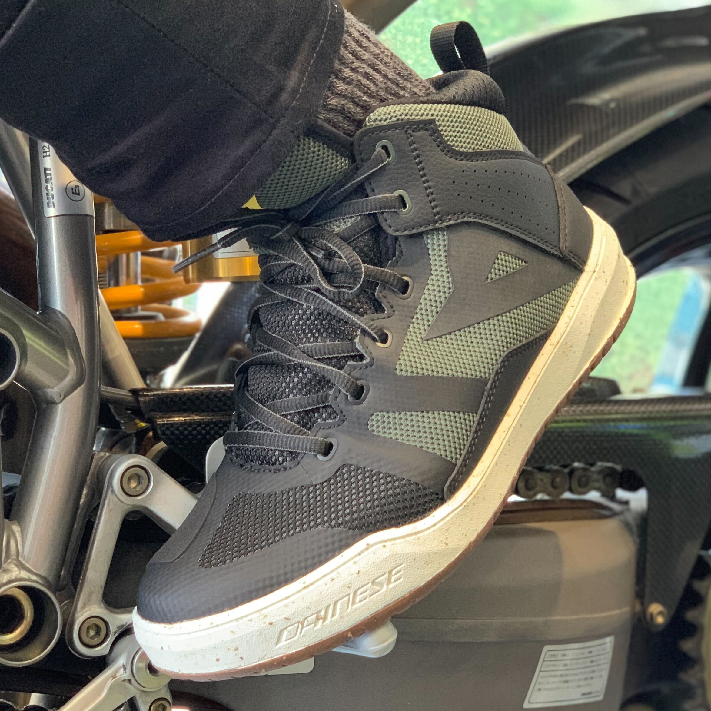 春のバイクシーズンにお勧め！新作AIRシューズ