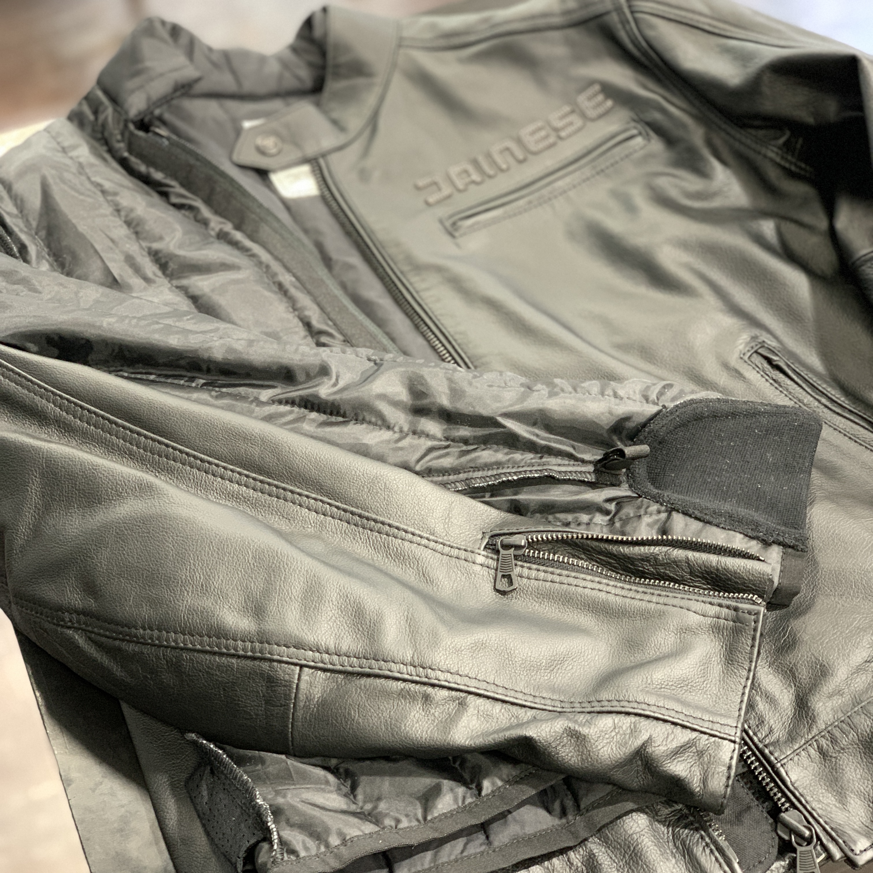 ダイネーゼ ヴィンテージ加工カウハイド レザージャケット ダイネーゼ ヴィンテージ加工カウハイド レザージャケット ダイネーゼ