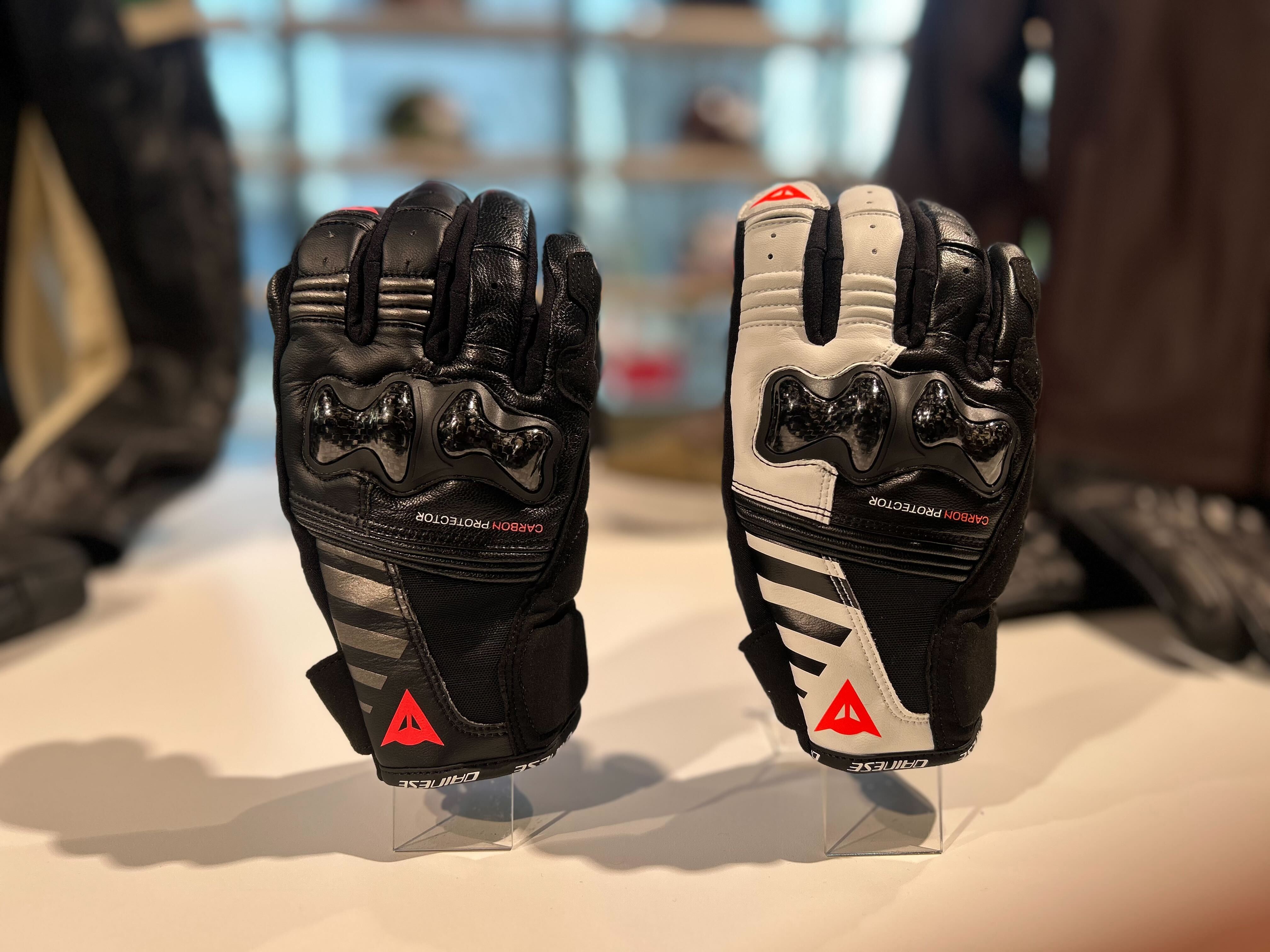 REACTO CARBON GLOVES】SHORTタイプを多数入荷しました。