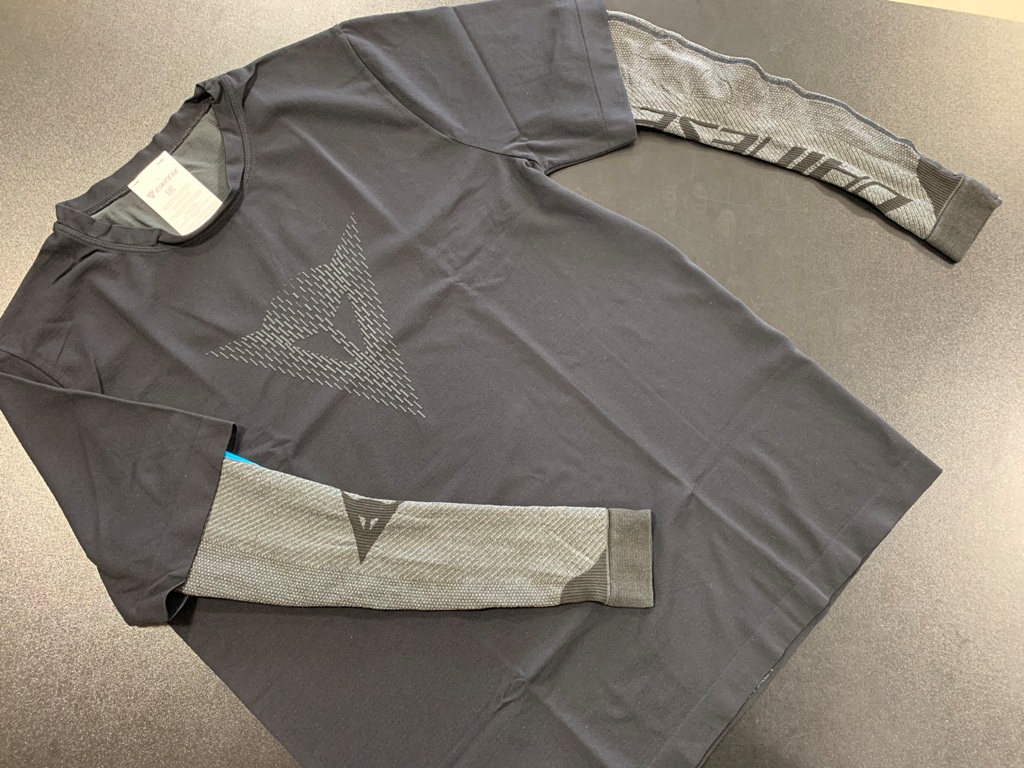 直接 肌に当たるインナーは柔らかでさらりとした物を【QUICK DRY TEE】