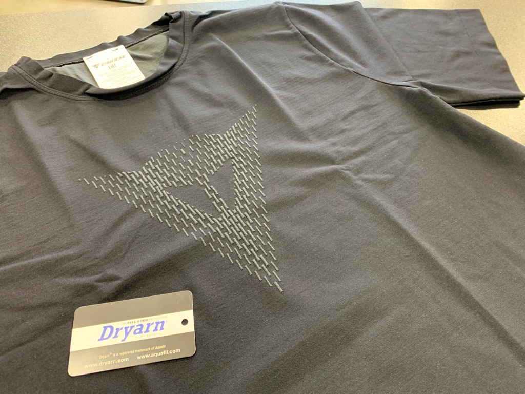 直接 肌に当たるインナーは柔らかでさらりとした物を【QUICK DRY TEE】