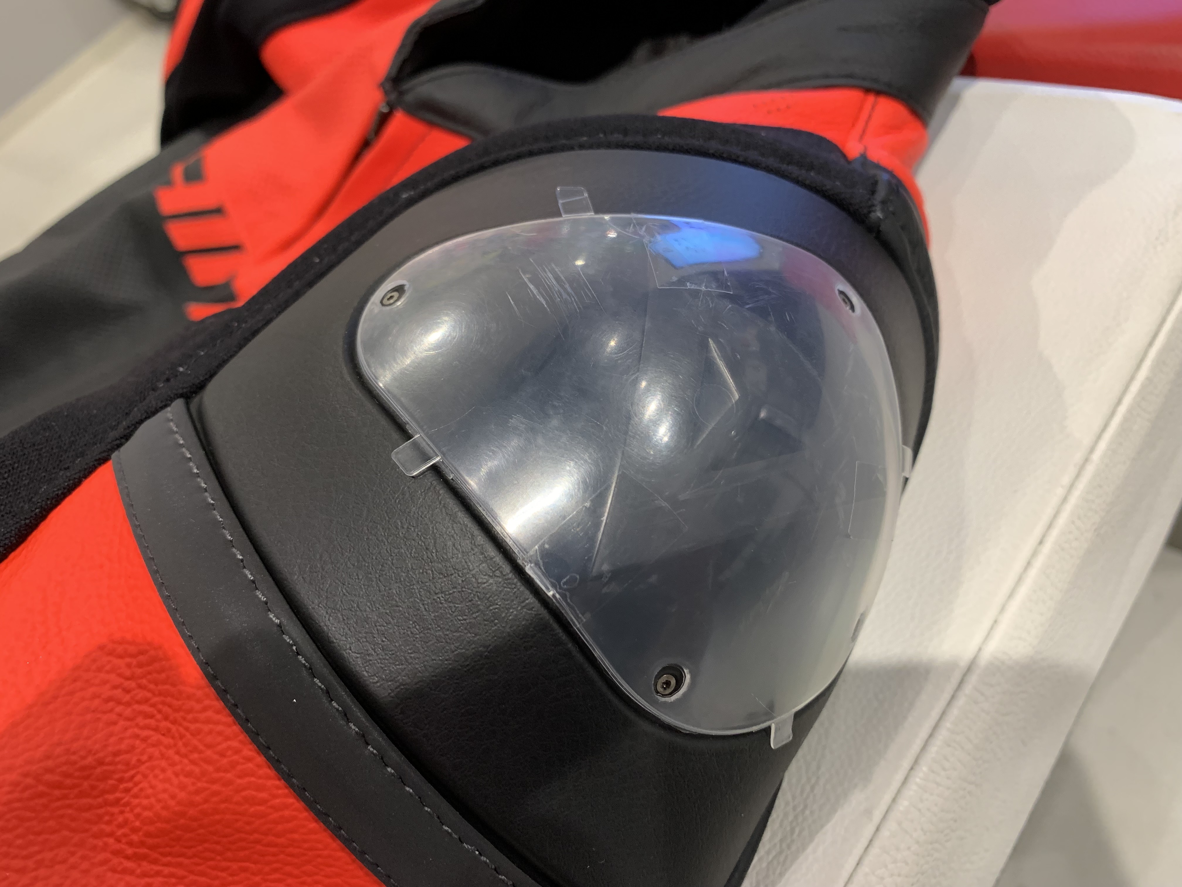 定番のスポーツレザージャケット