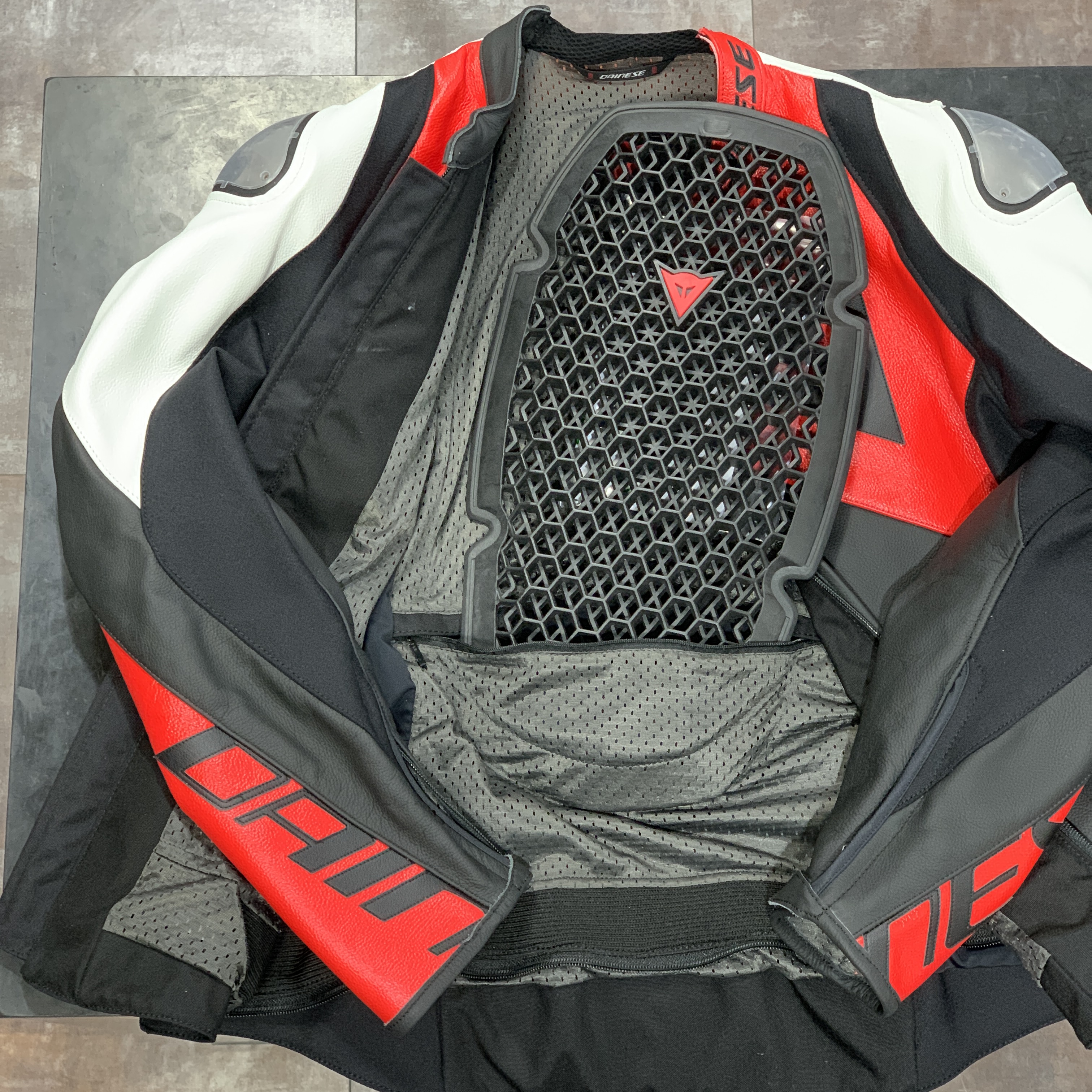 初めてのレザージャケットにおすすめ「SPORTIVA LEATHER JACKET」