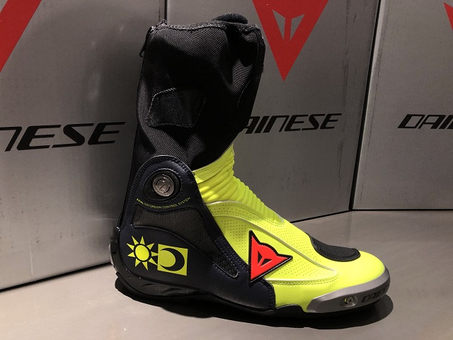足のサイズMMバイク用ブーツ ダイネーゼ AXIAL D1 VR46
