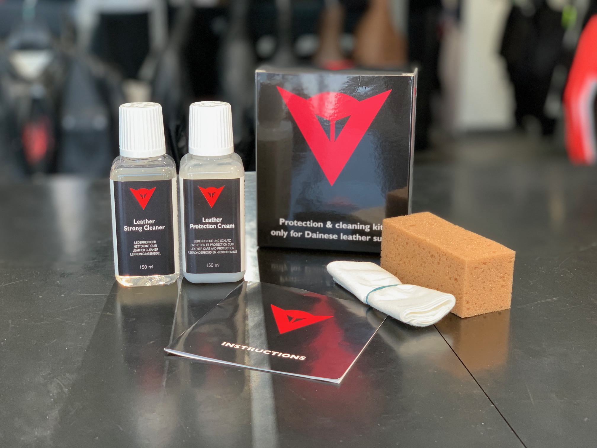 【未使用】ダイネーゼ Protection & Cleaning Kit 純正 レザーを長く綺麗に保つお手入れセット【PROTECTION&CLEANING KIT】
