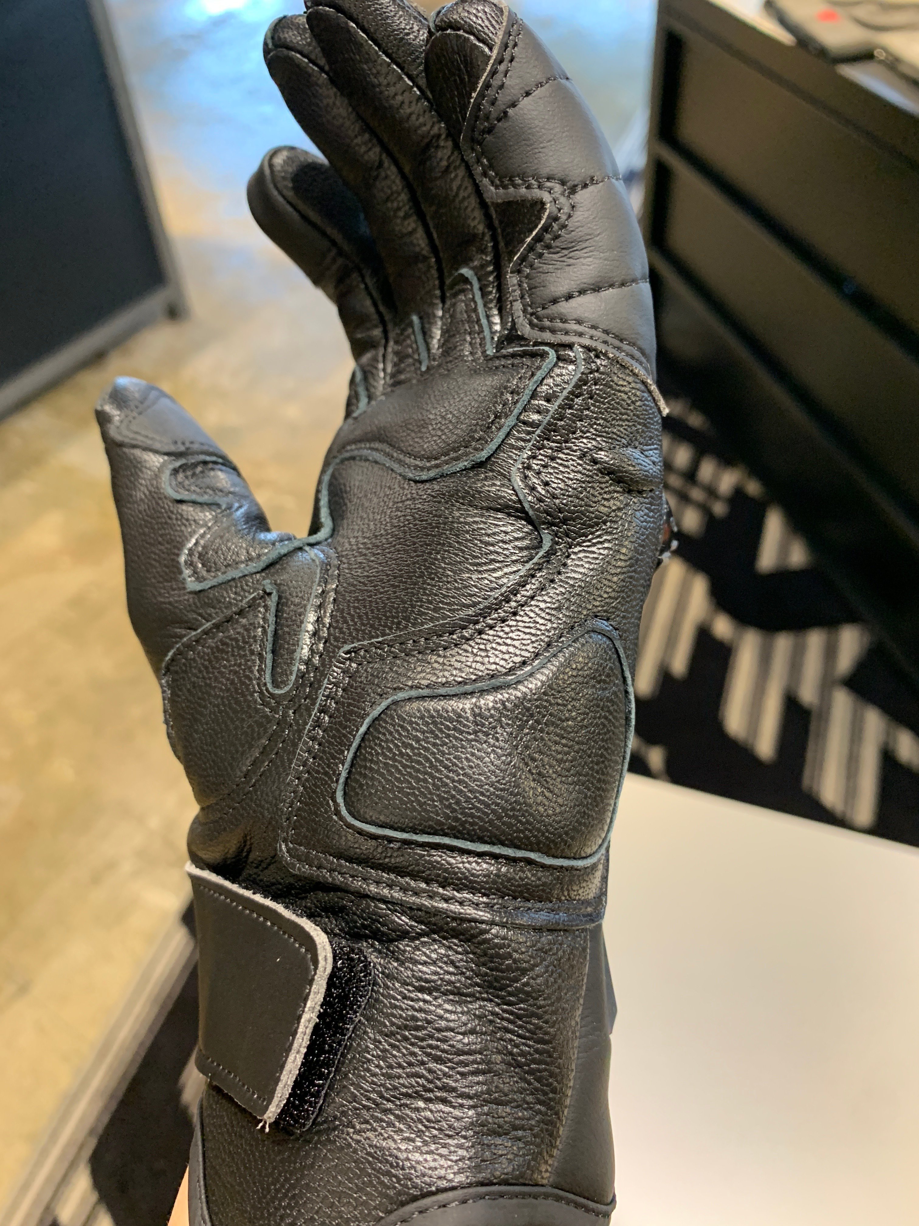 爽やかな季節の到来です。新作グローブ 