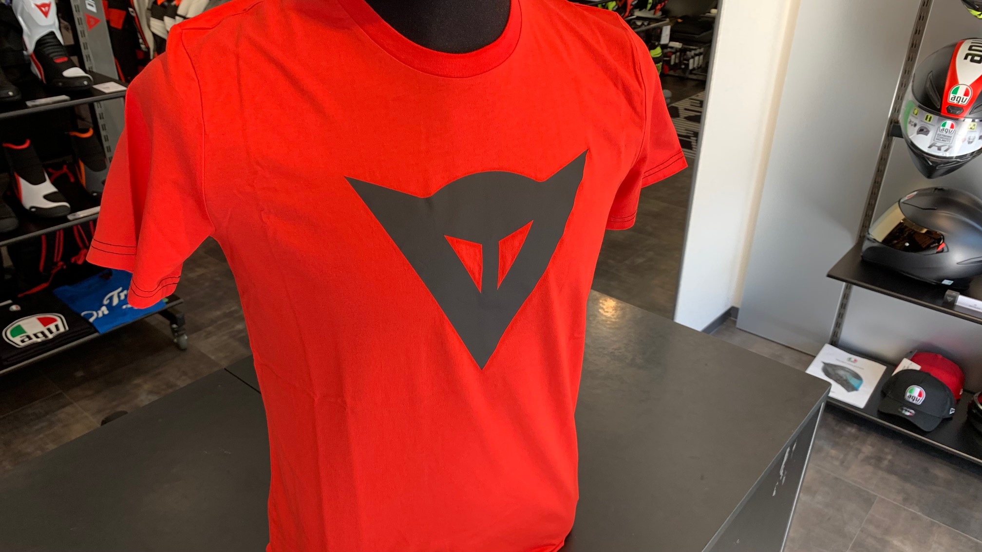 夏にオススメのTシャツコレクション
