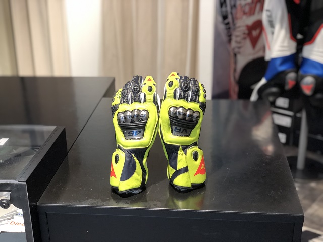 ウェアの種類グローブFULL METAL 6 REPLICA VALENTINO GLOVES