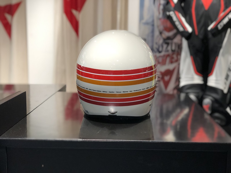 たけしパパ　超希少品 新品未使用品 Aguilas VE-S1000 ダカールラリーの象徴的なカラーにインスパイアされた”AGV X101 DAKAR