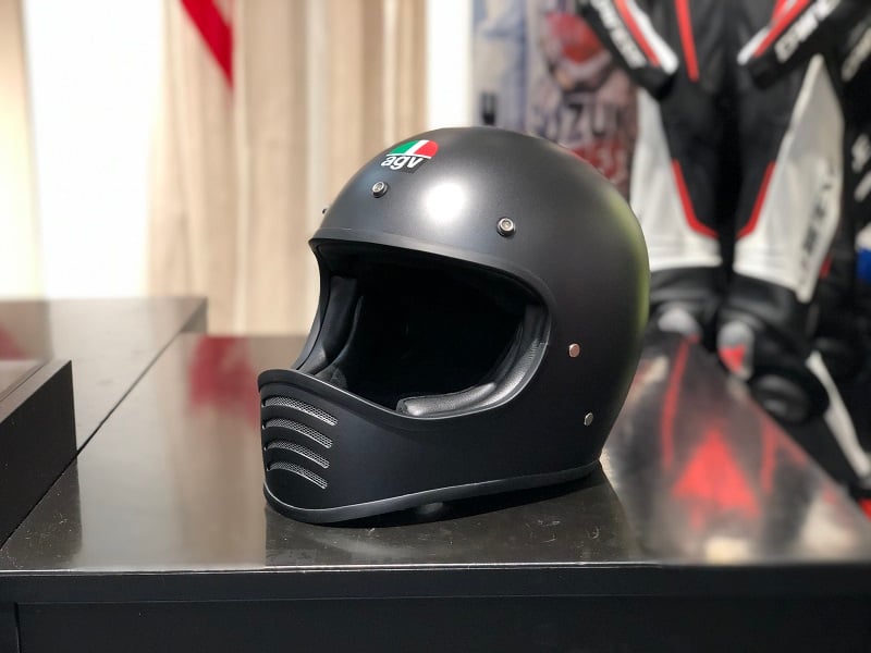 AGV Legends 生臭 フルフェイスヘルメット マットブラックX101