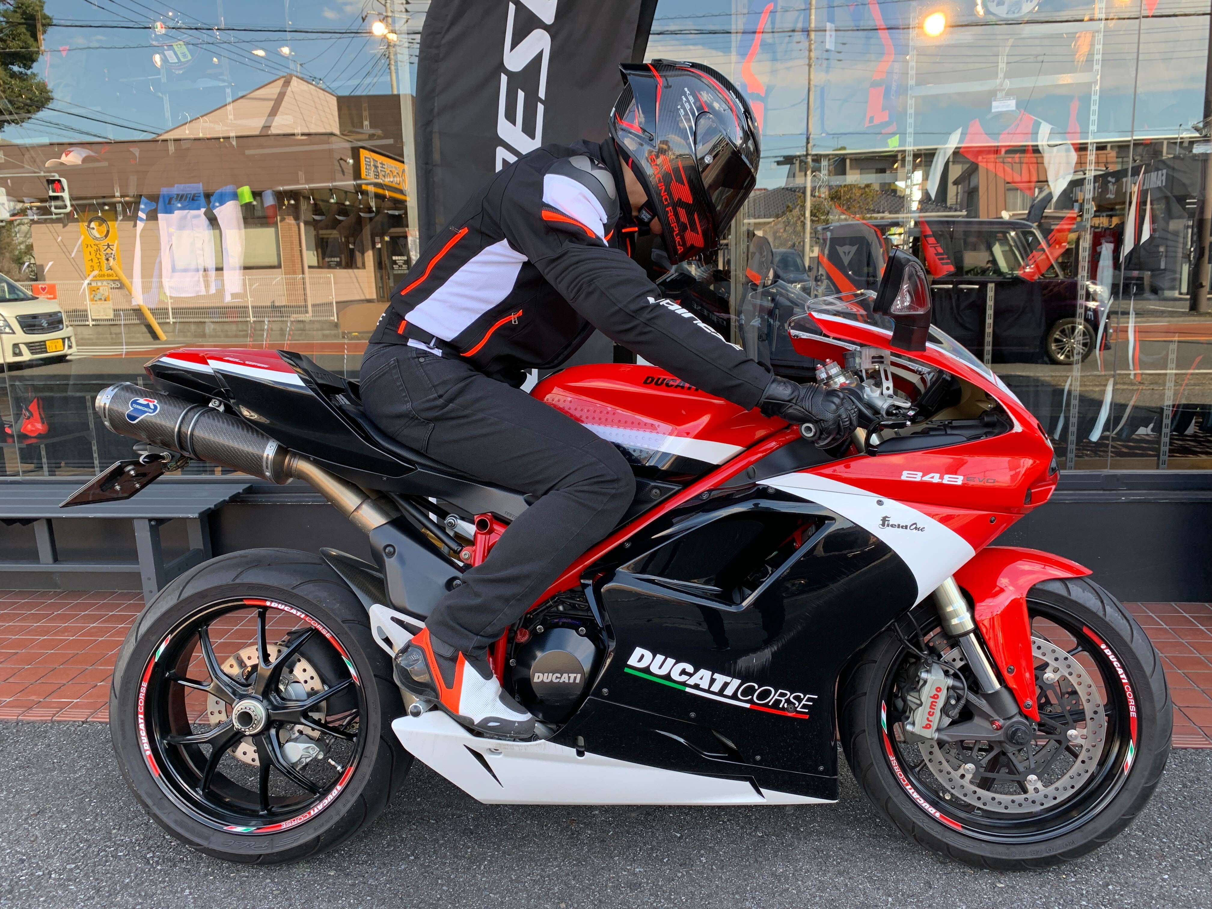 スタッフ愛用の逸品】スーパースポーツにピッタリの秋冬ジャケット編