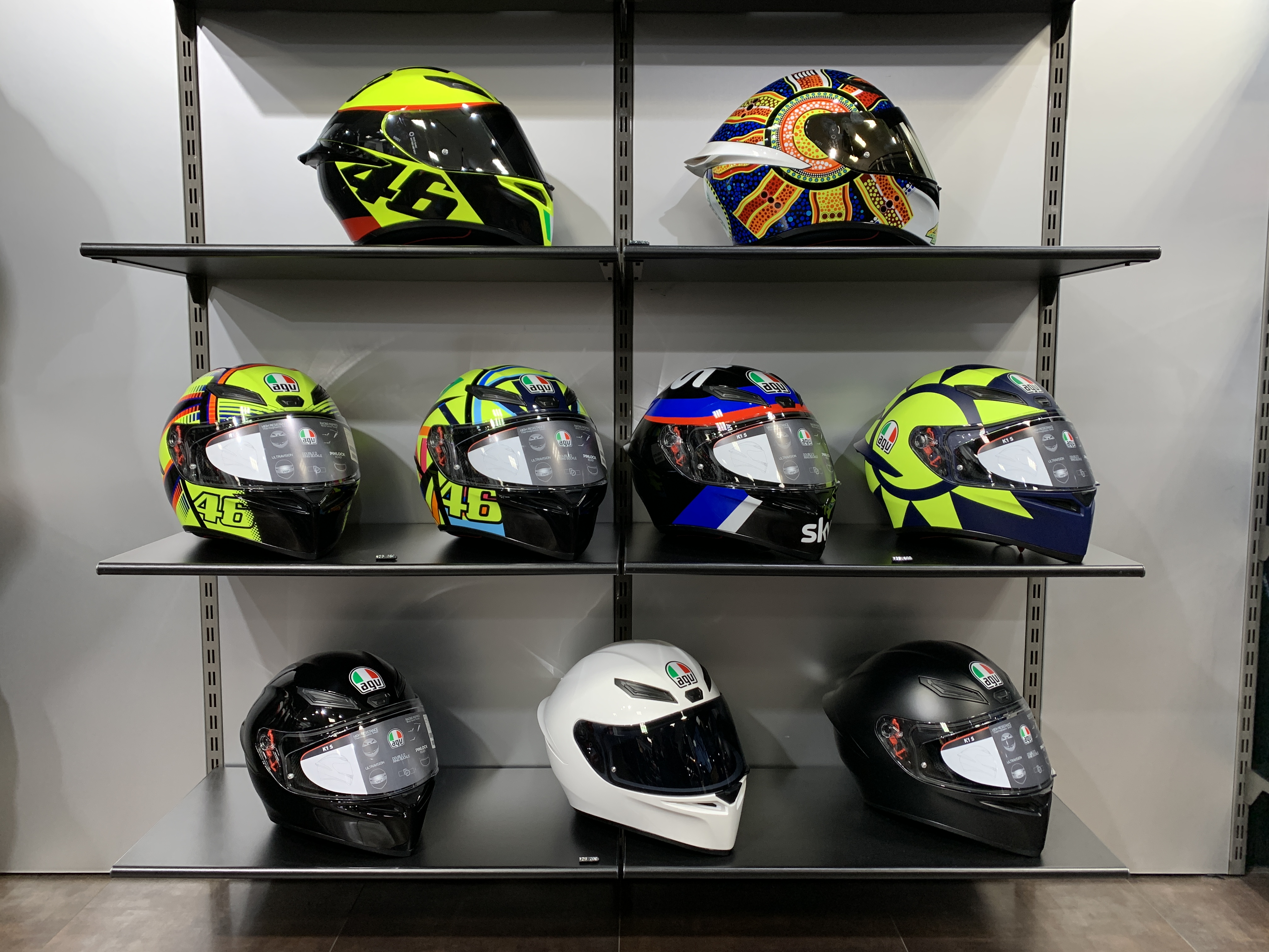 ダイネーゼ大阪店】AGVヘルメットゾーンを拡大いたしました！