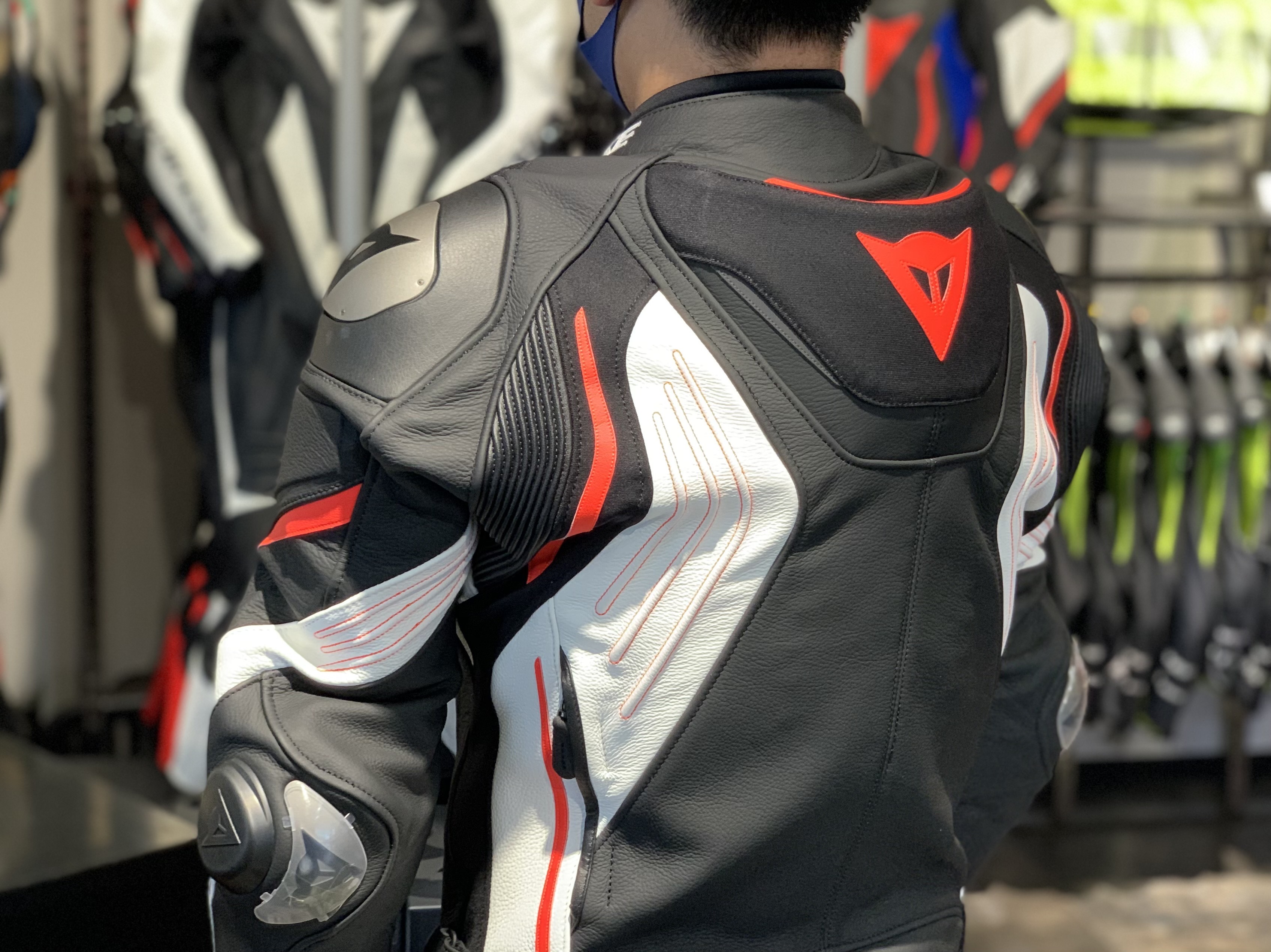 ジャケットとパンツのセットですDAINESE SUPER SPEED 3 PERF. LEAT JACKET