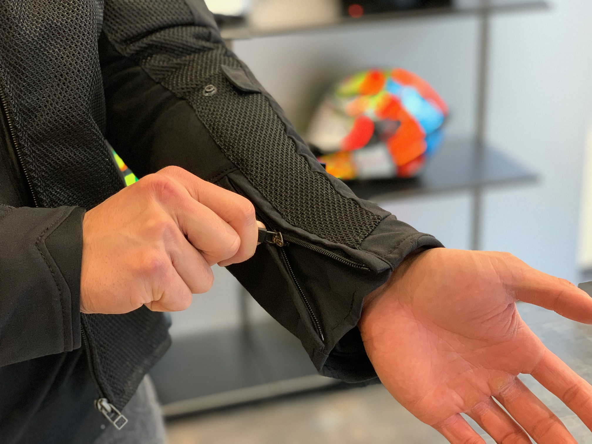 ほぼ新品 シールズ ★メンズ5L／プロテクター 防風インナー メッシュジャケット ほぼ新品 シールズ ☆メンズ5L／プロテクター 防風インナー メッシュ