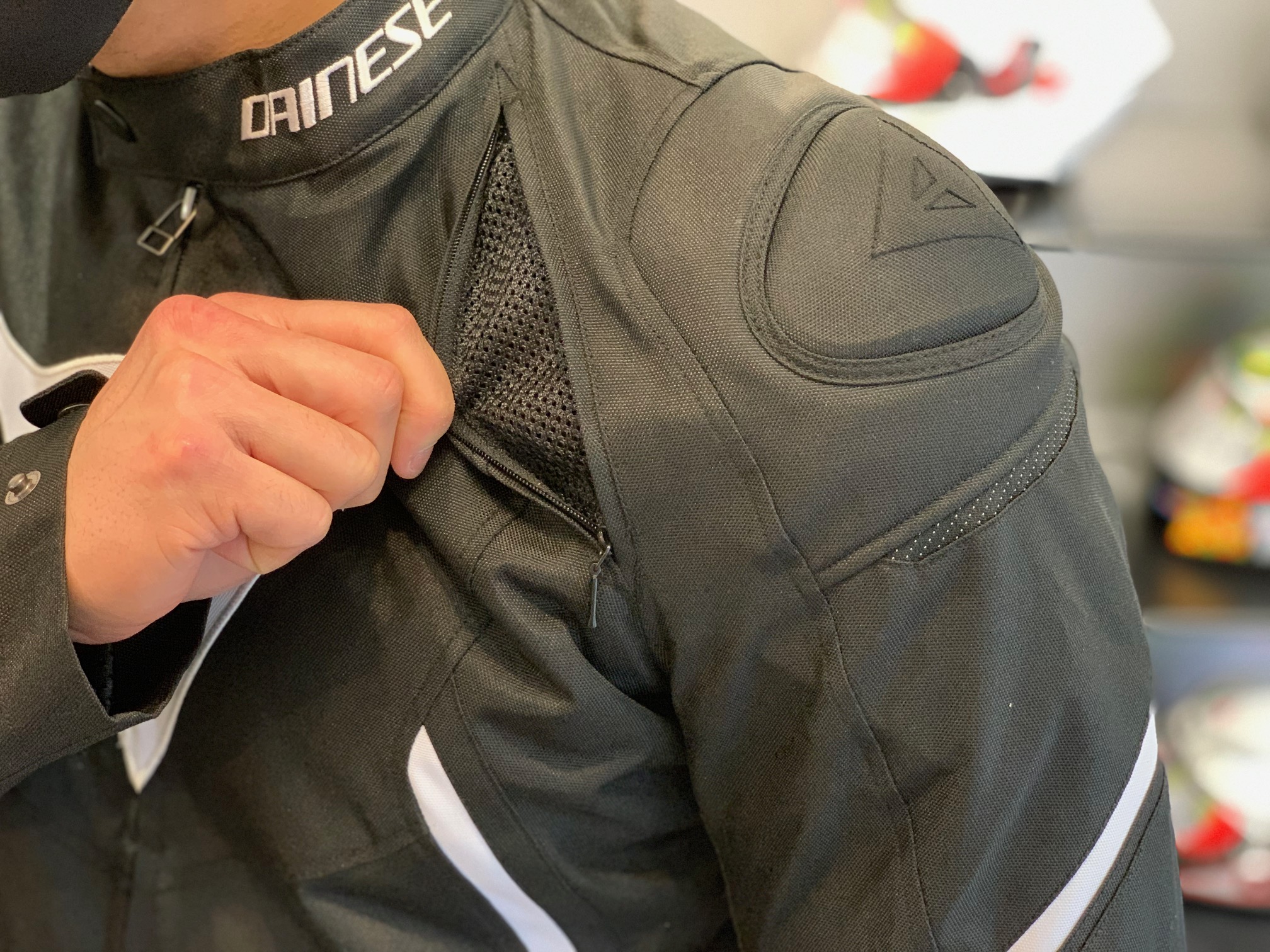 Dainese ダイネーゼ テキスタイルジャケット(取り外し可能インナー付き 