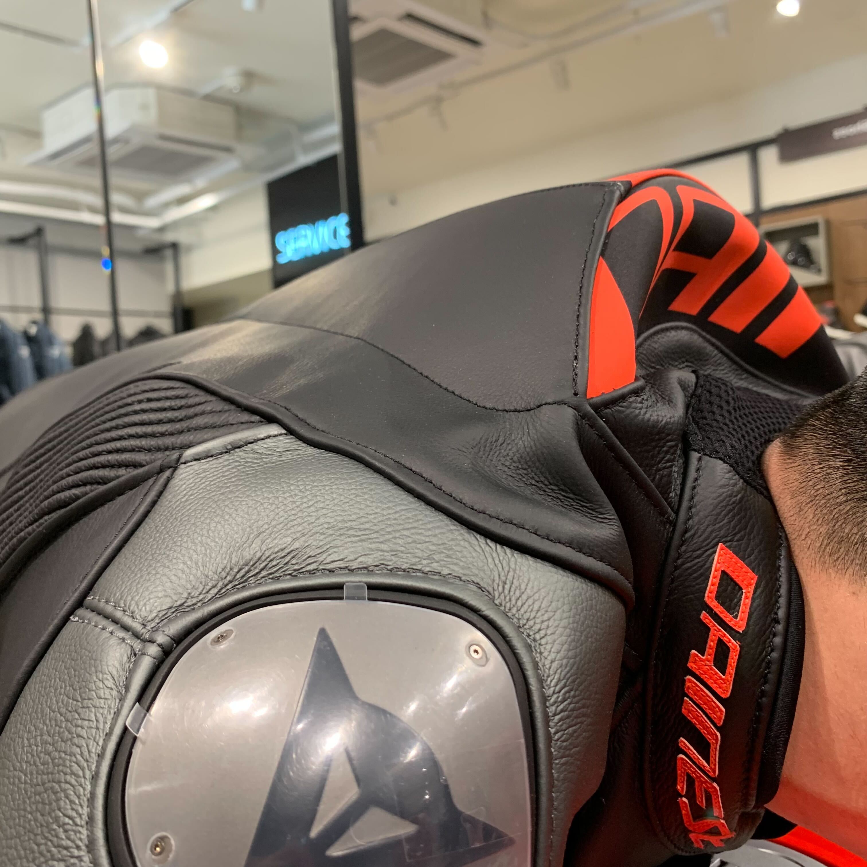 ロングセラー2PCスーツがパワーアップしてモデルチェンジ致し