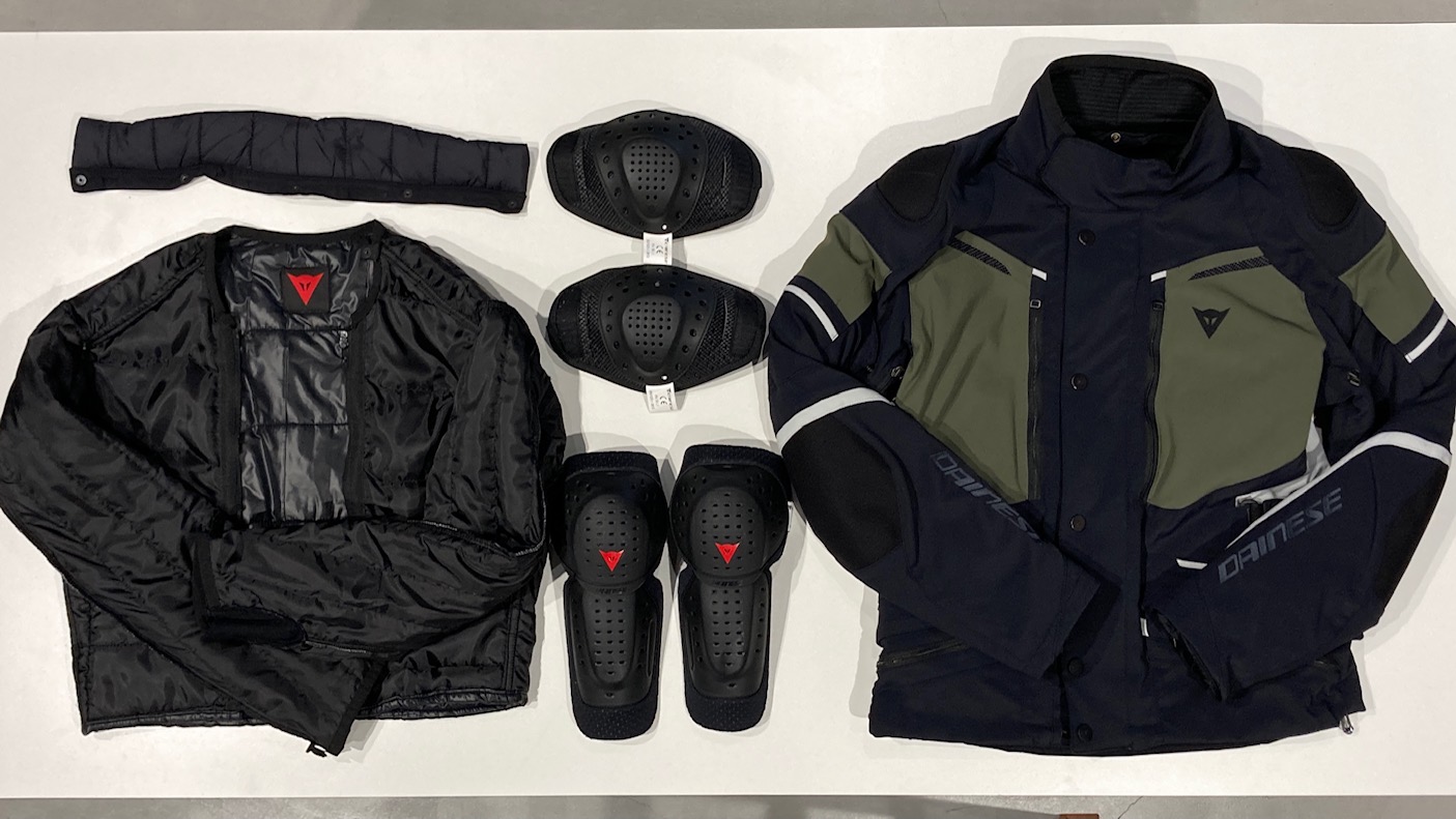 【Bluerex試着のみ・極美品】サイズ48 ダイネーゼ ジャケット スポーツタイプにも嬉しいスマートなツーリングジャケット