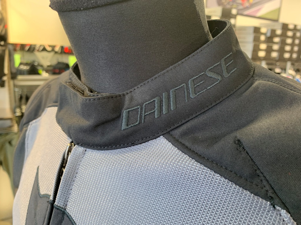 夏でもメッシュジャケットで快適に『AIR FAST TEX JACKET』