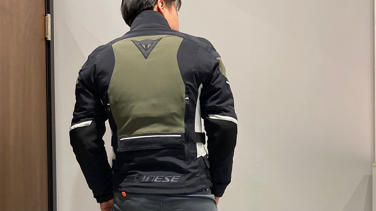 Dainese スポーツジャケット サイズ48 スポーツタイプにも嬉しいスマートなツーリングジャケット
