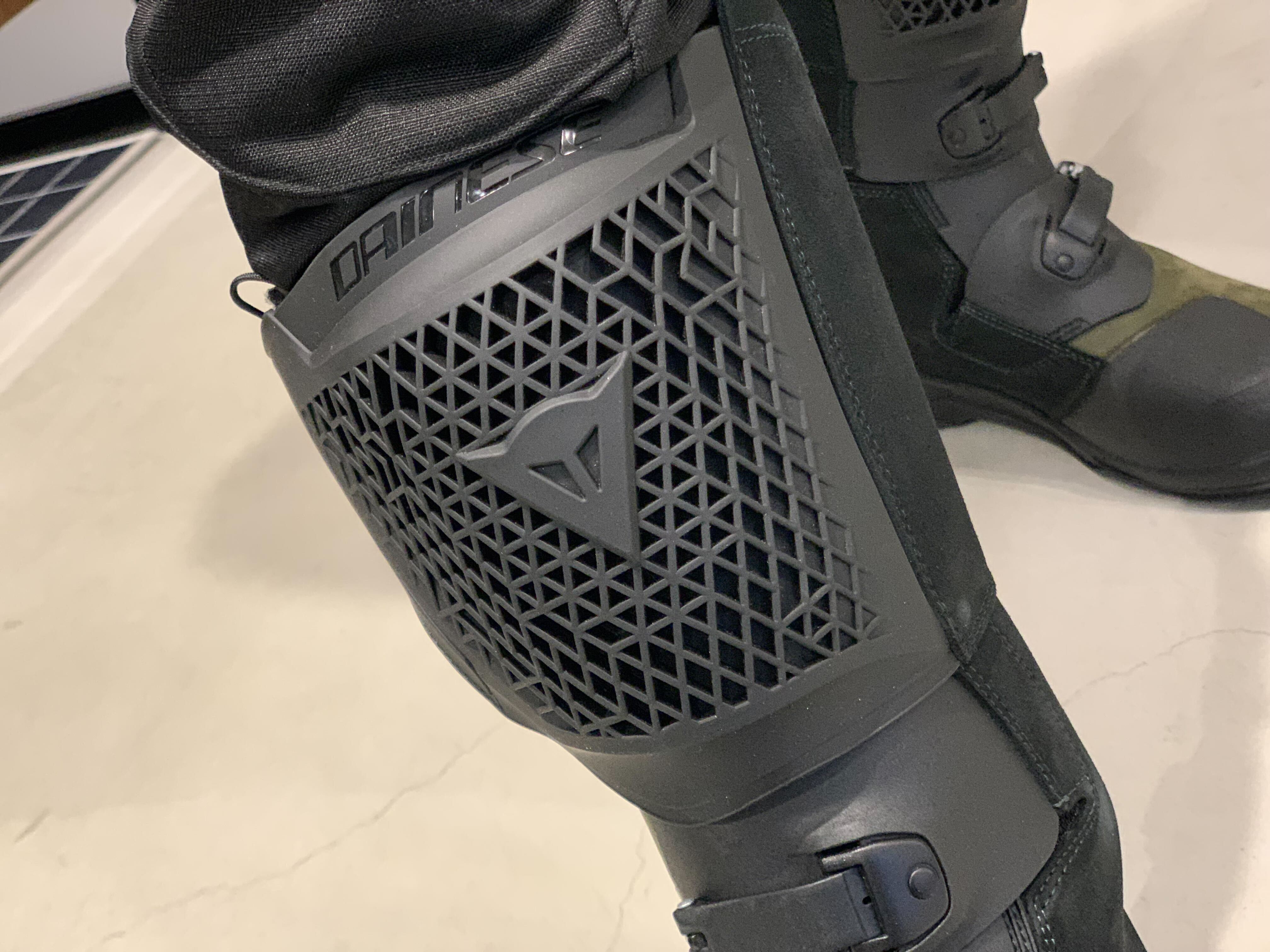 アドベンチャーツーリングに新提案。”SEEKER GORE-TEX® BOOTS”