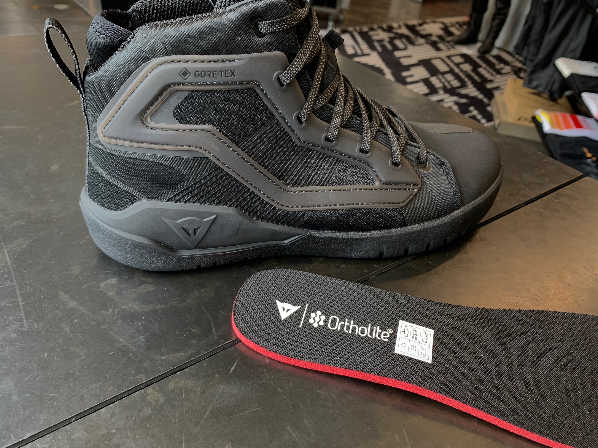  Motorrad 防水スニーカー SNEAKER DRY EU40 スタイリッシュに履きこなせる実用性に優れた防水シューズ