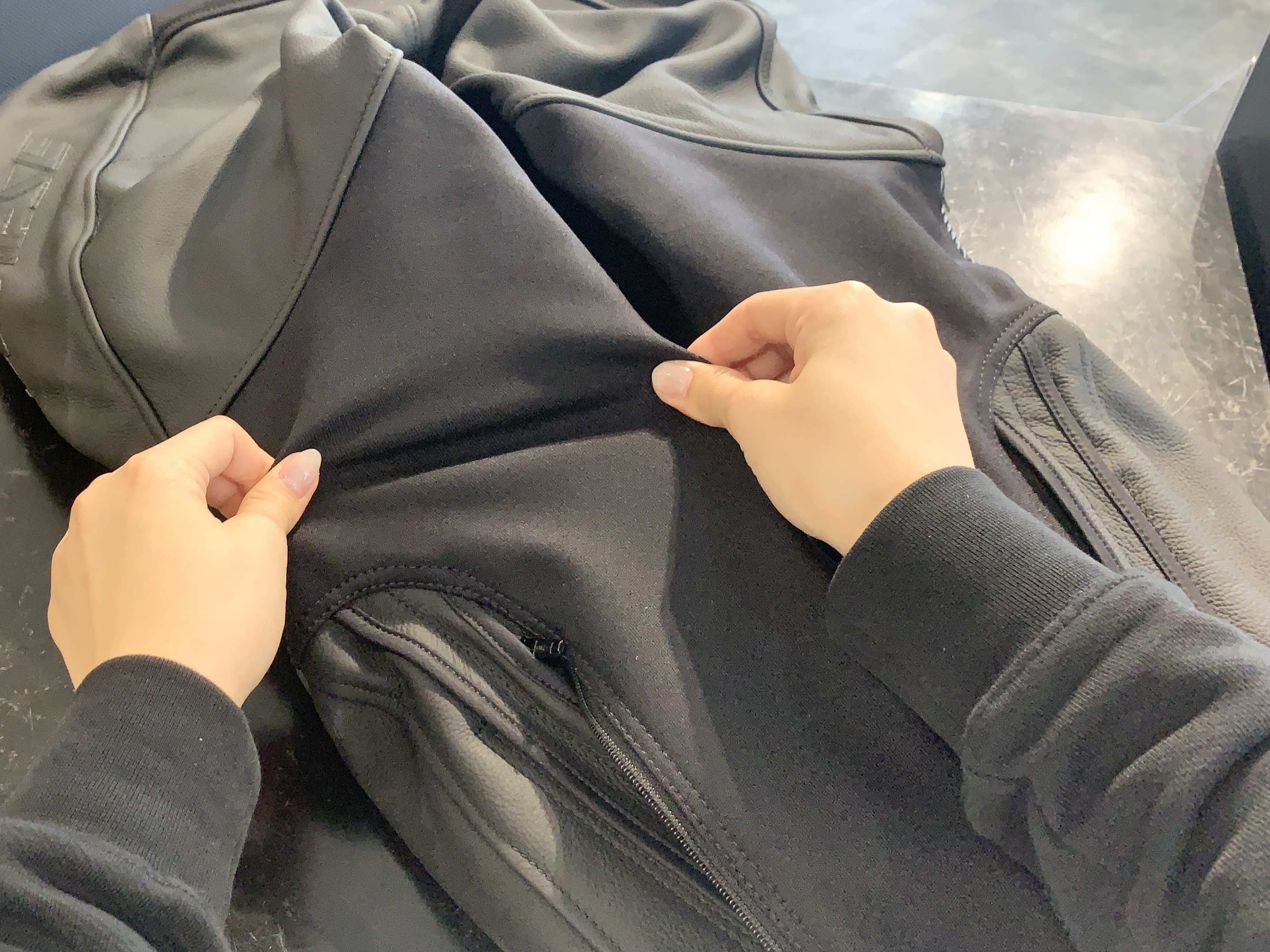 夏こそ”レザーパンツがおすすめ！？な理由をご紹介します！