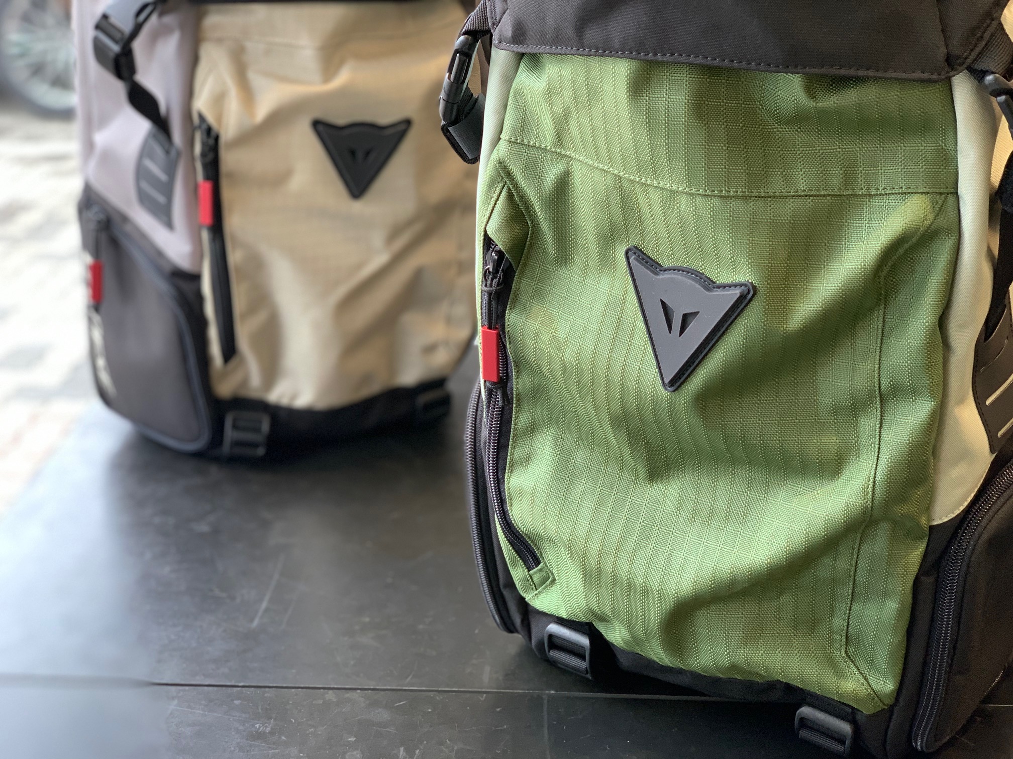 探検家を意味する新作のエクスプローラーバックパックが快適な