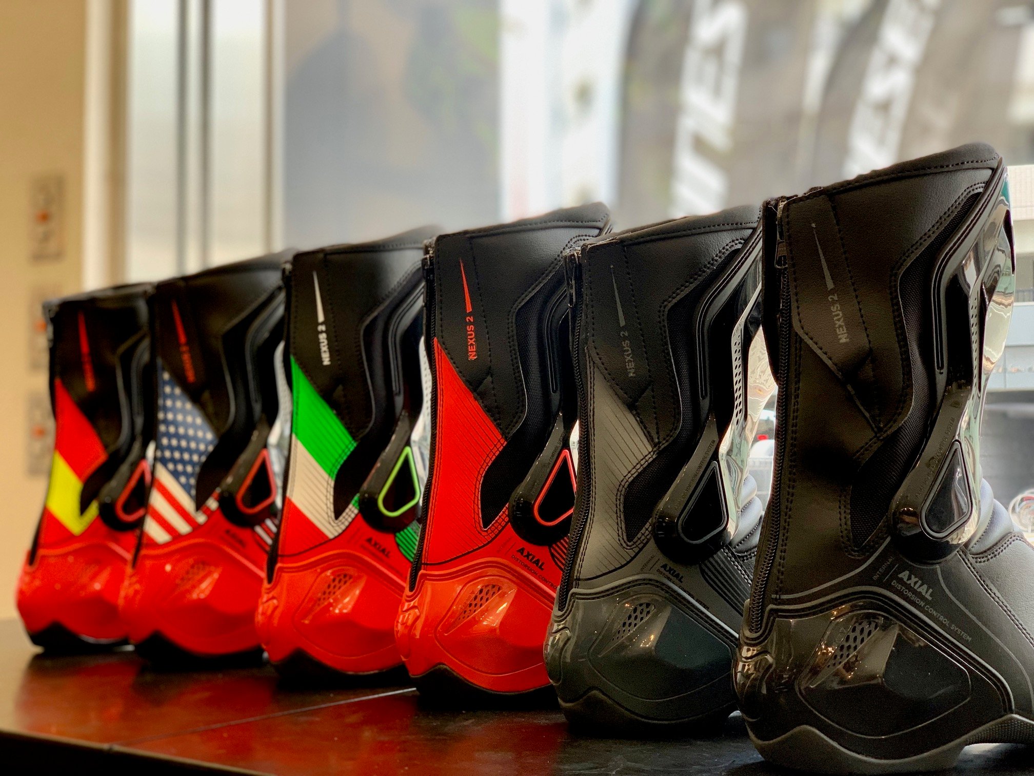 シーンで使い分けが可能なスポーツブーツモデル【NEXUS 2】