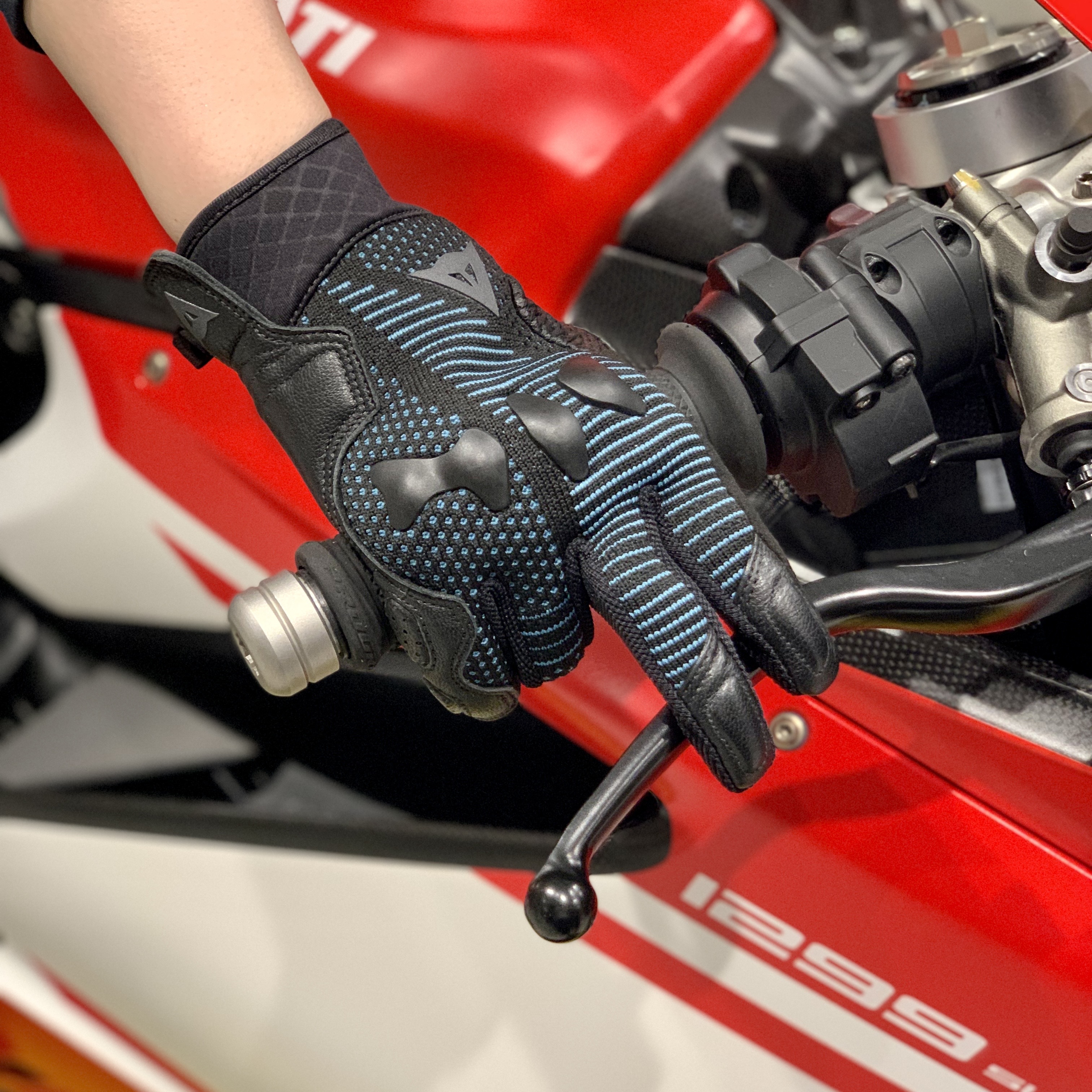 この夏の活躍間違いなし!新作グローブのご紹介【UNRULY ERGO-TEK