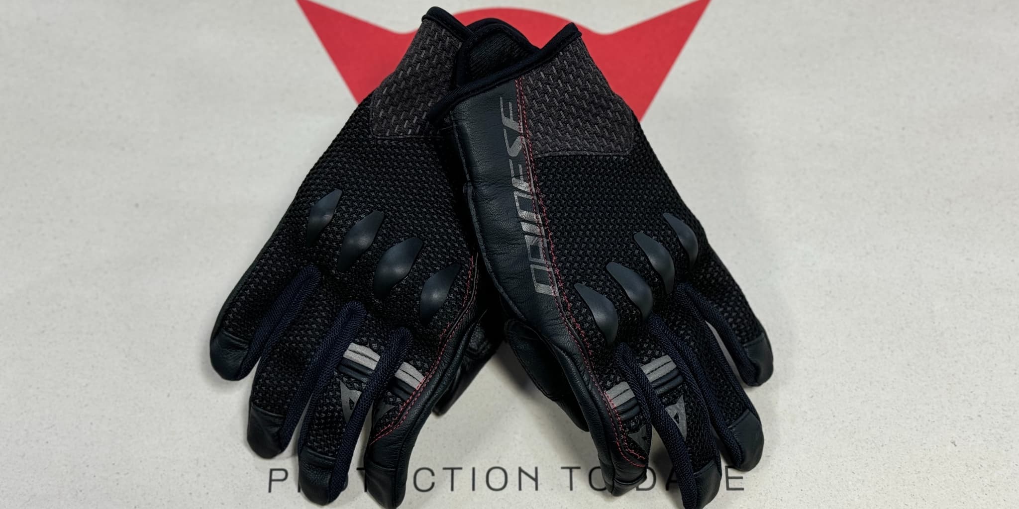 Dainese karakum ERGO-TECH グローブ　Mサイズ　未使用 Dainese karakum ERGO-TECH グローブ Mサイズ 未使用 KARAKUM ERGO-TEK