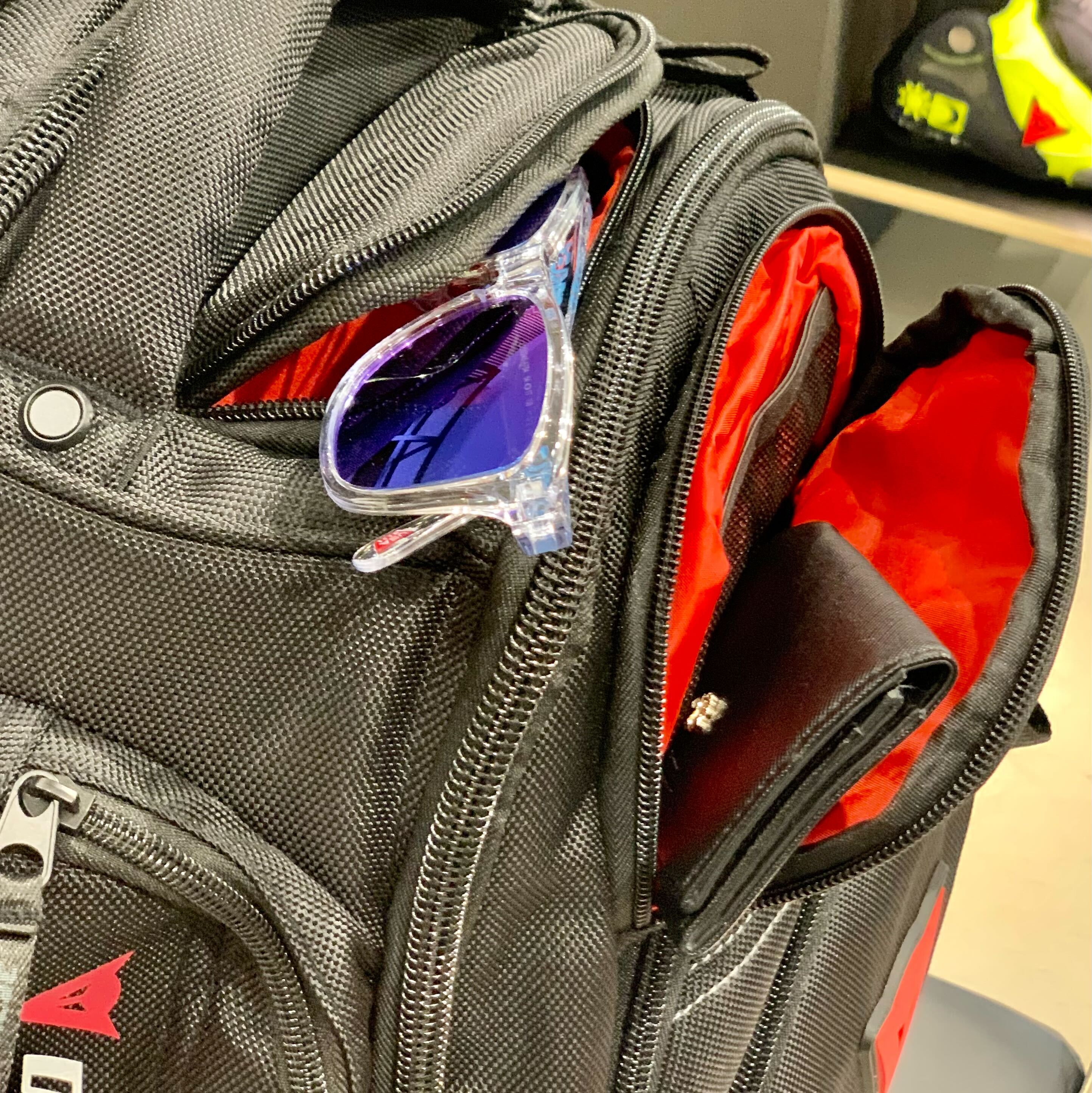 これなしで遠出できない!【D-GAMBIT BACKPACK】を詳しくご紹介!