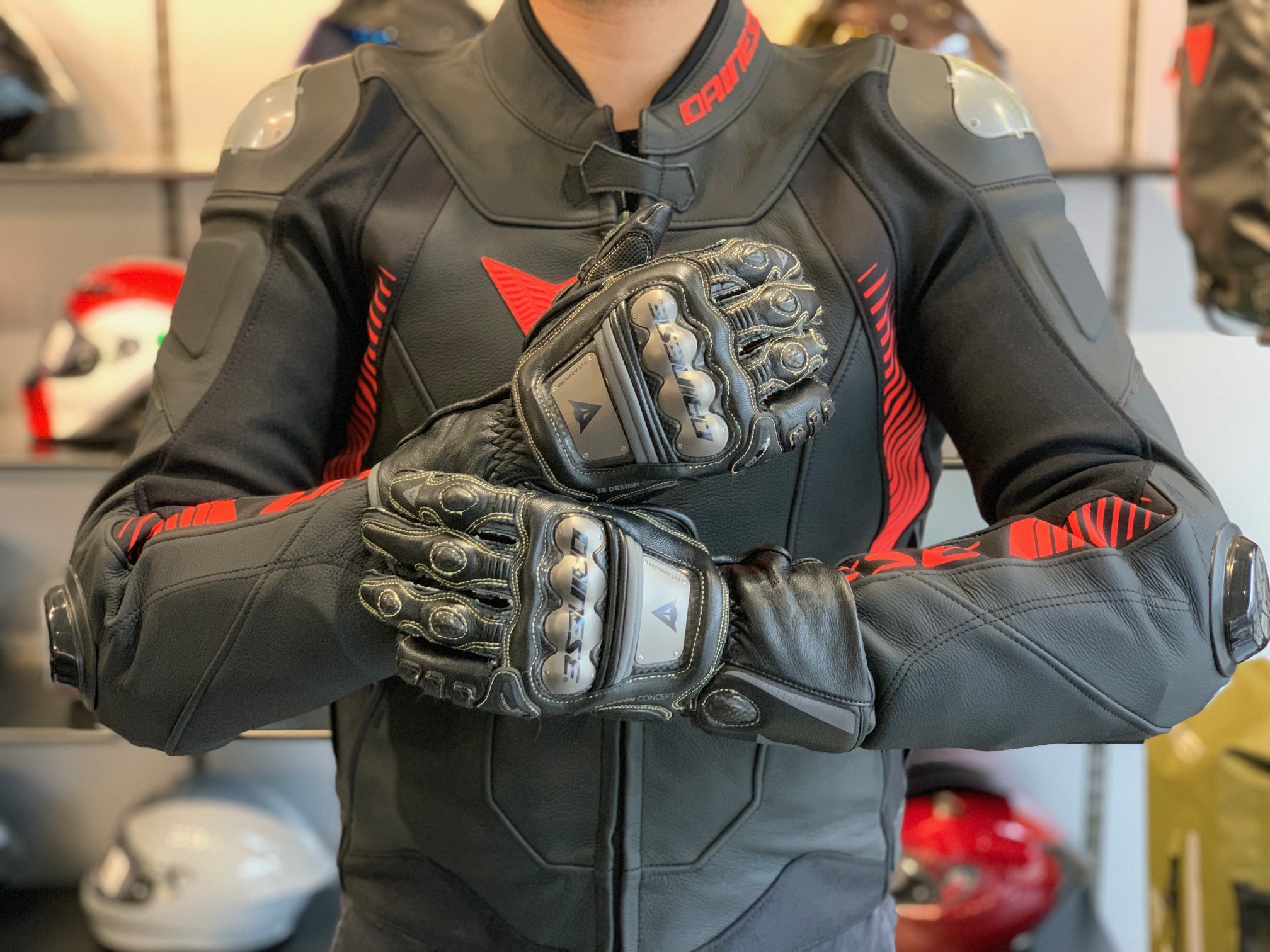 安全性や操作性を追求するためにおすすめのレーシンググローブ