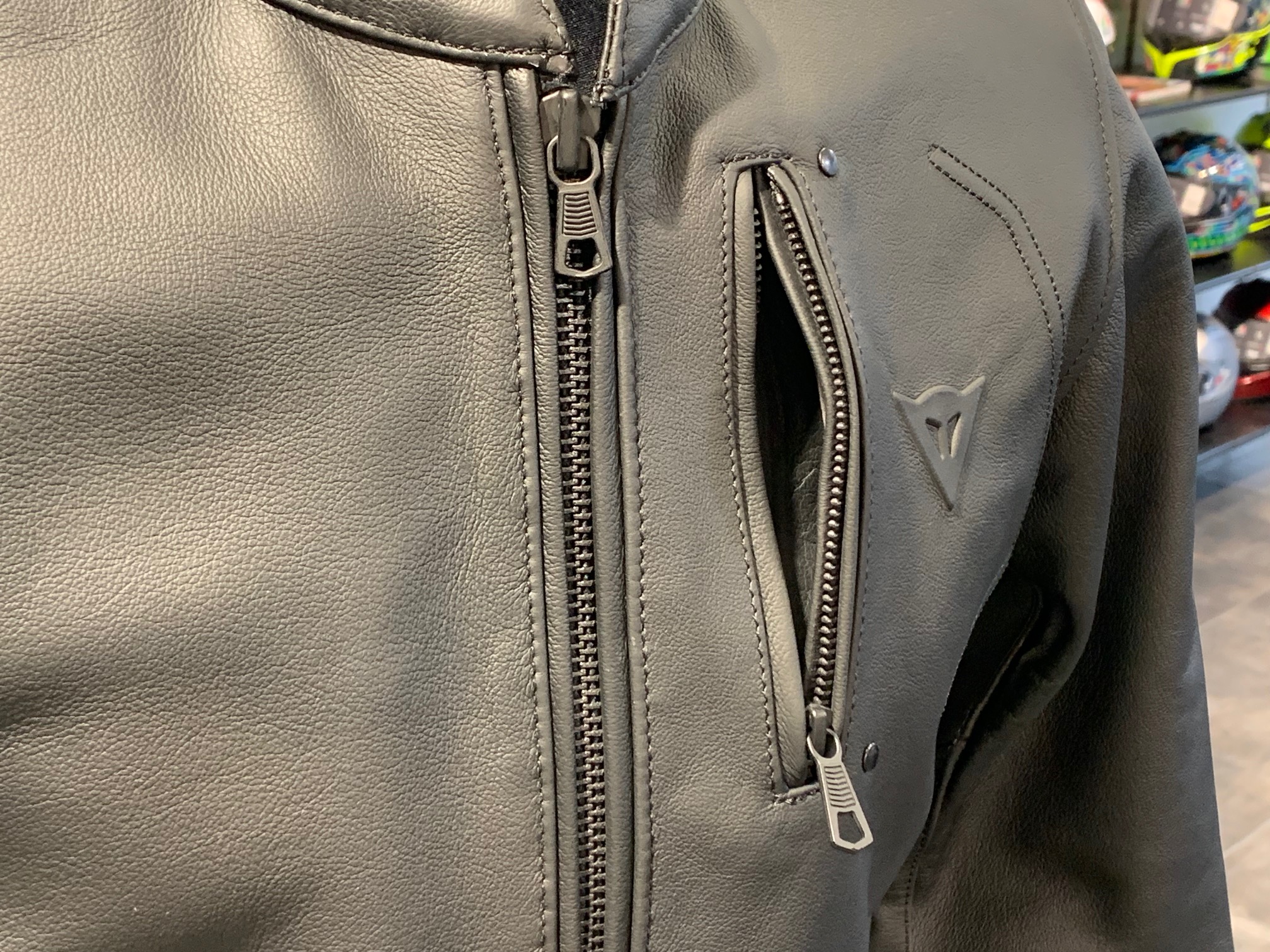 新品未使用　Limited Edition レザー ジャケット　プロテクター入 Liugoo Leathers 本革 プロテクター付シングルライダースジャケット