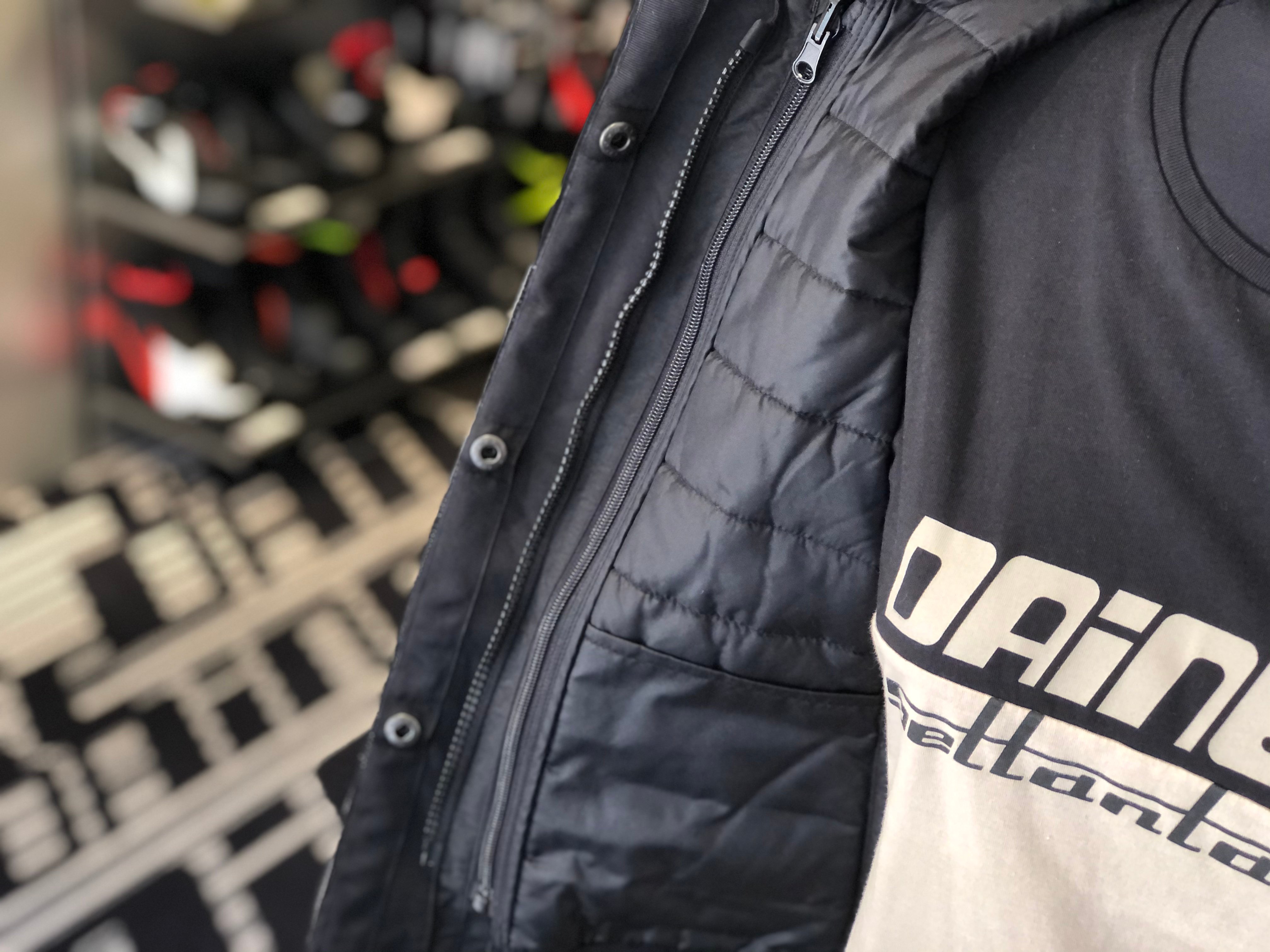 あらゆるロードを楽しむ女性のためのジャケット【TEMPEST 2 D-DRY