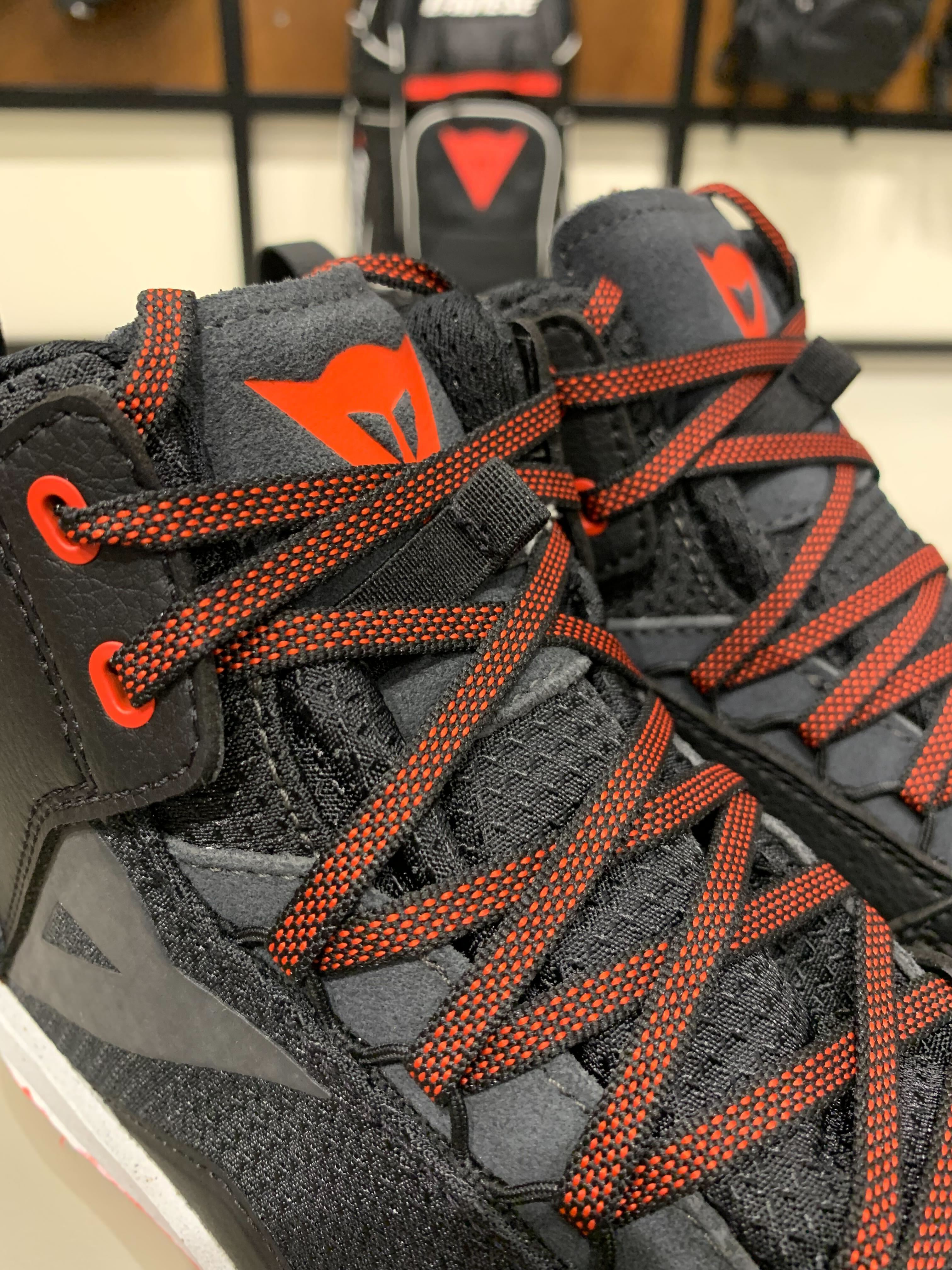 新作のカジュアルシューズをご紹介