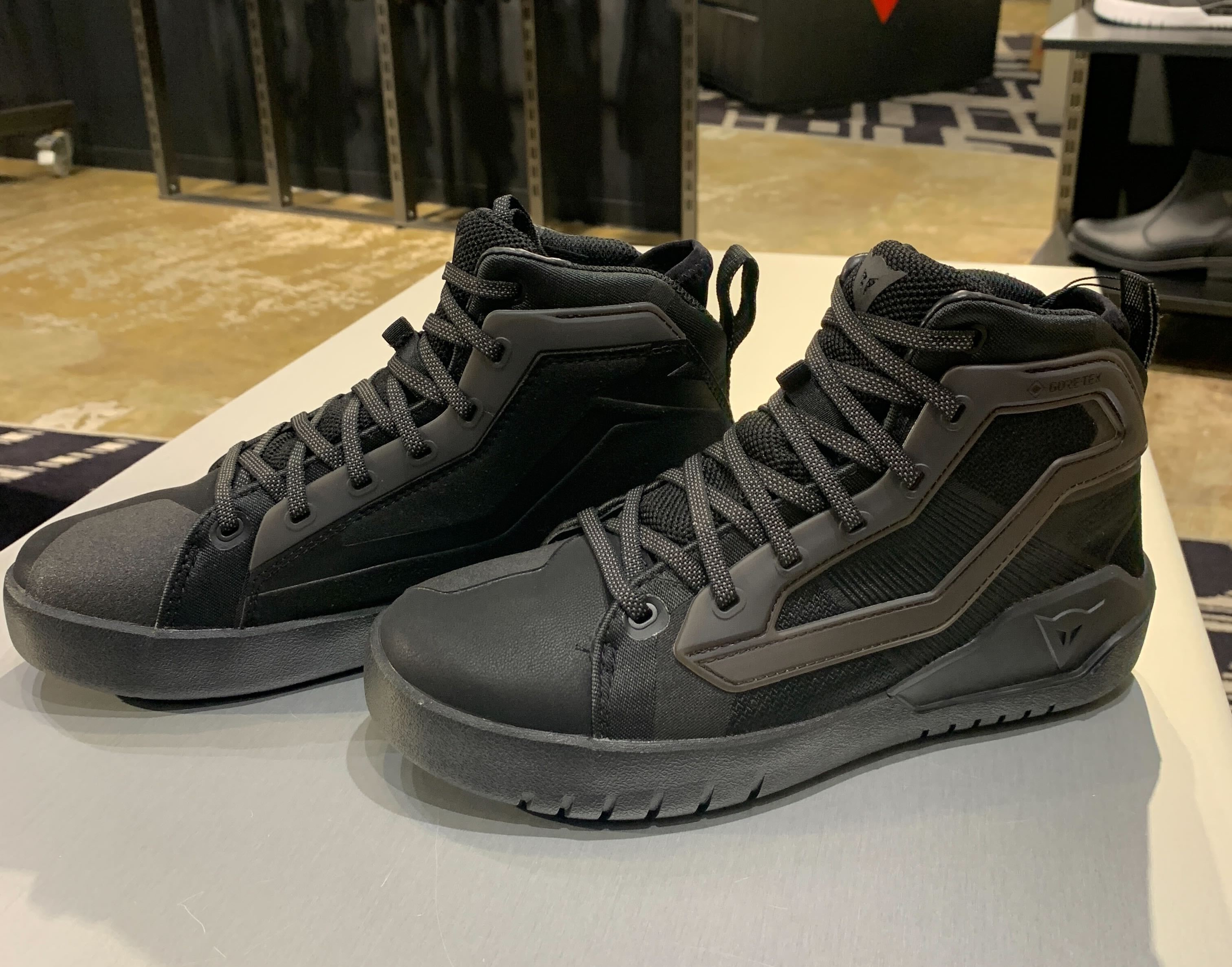 寒い時こそ『GORE-TEX』‼～GORE-TEX商品のご紹介～