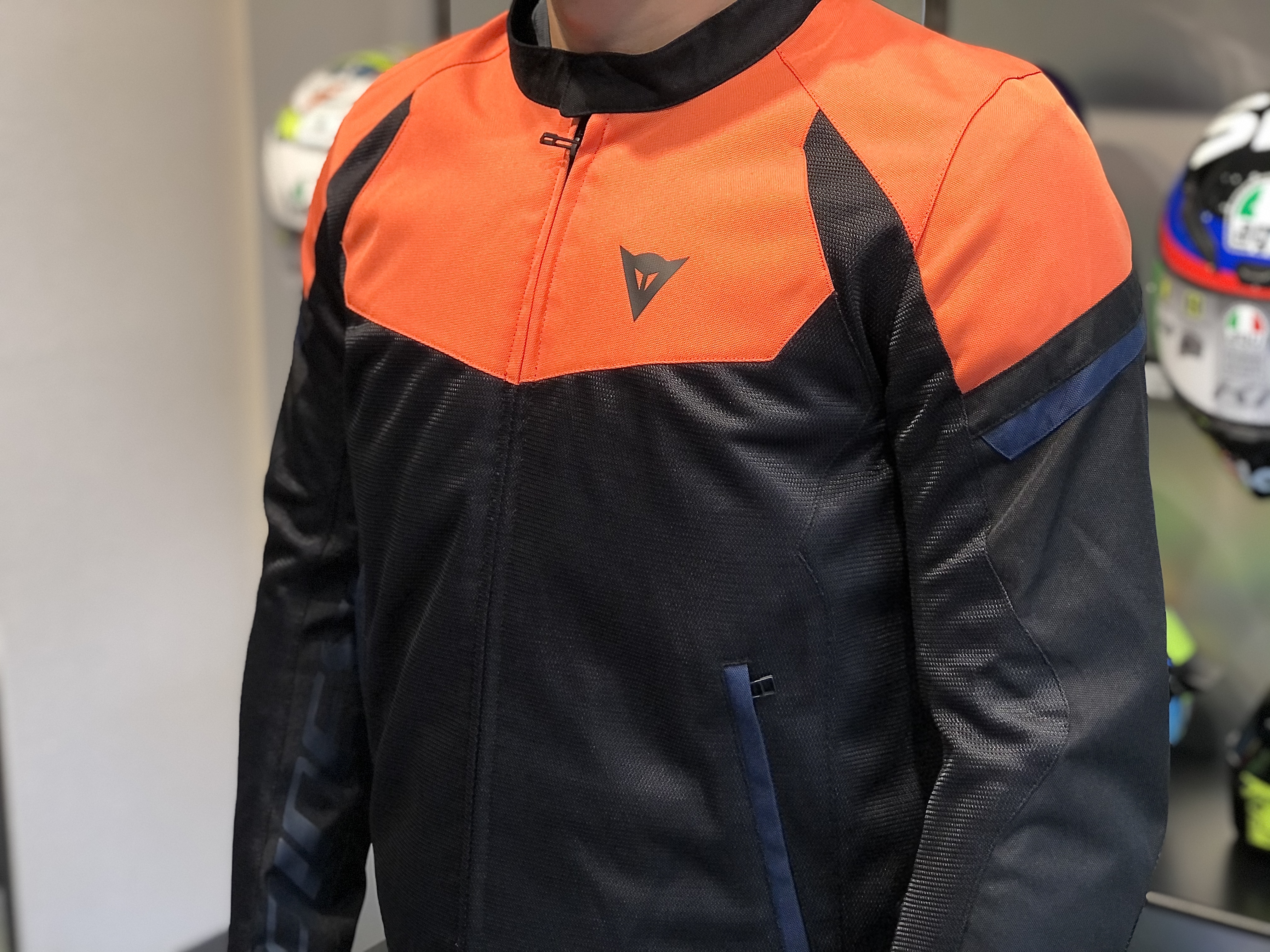 夏も安全にチェストプロテクター対応のメッシュジャケットモデル紹介