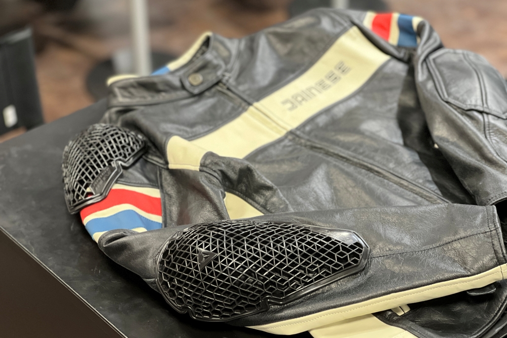 ダイネーゼ大阪　限定T ダニ・ペドロサ選手サイン入り　Dainese ダイネーゼ大阪 限定T ダニ・ペドロサ選手サイン入り Dainese