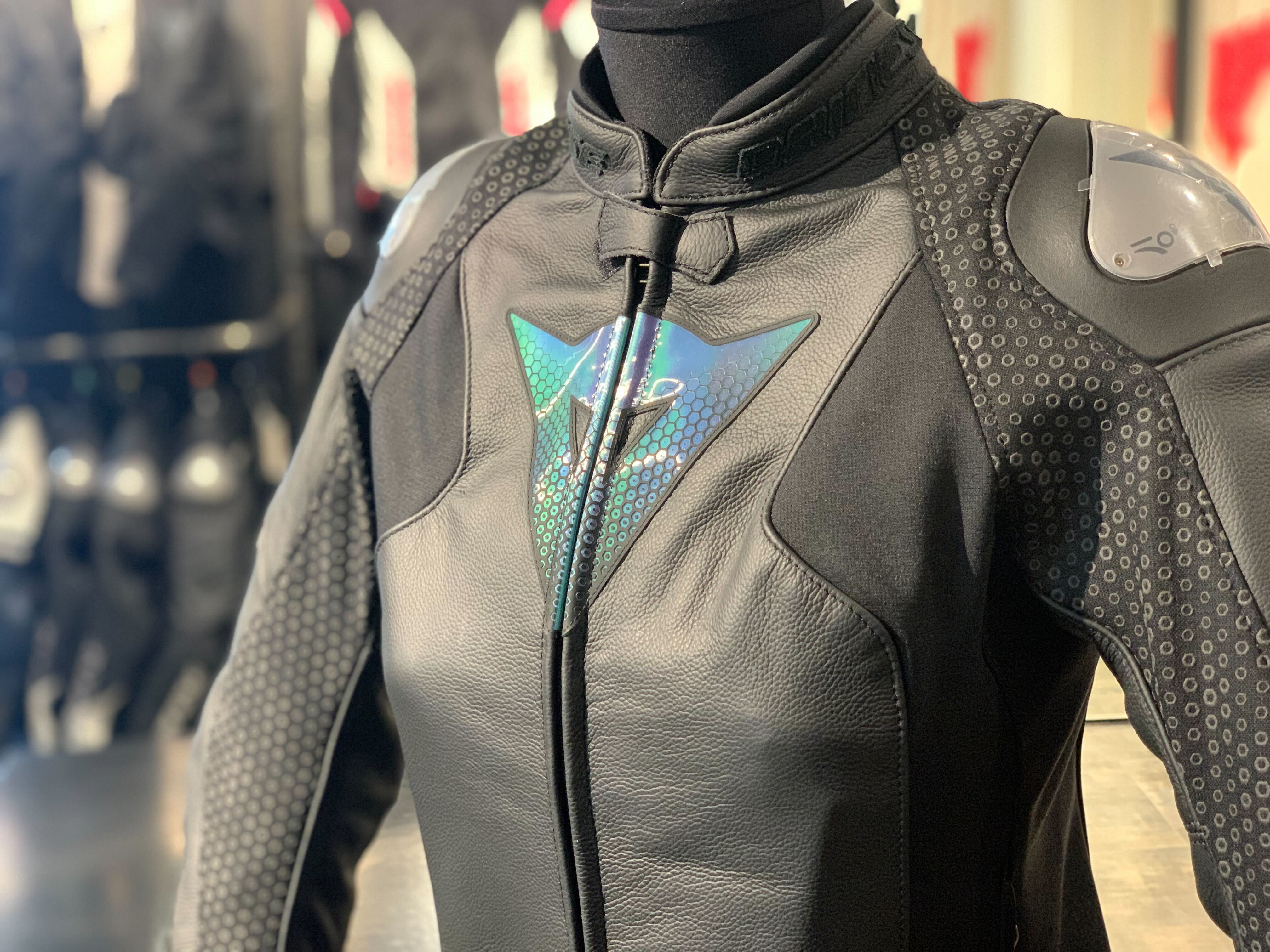 装備/装具ダイネーゼ レザージャケット 50サイズ L DAINESE ...