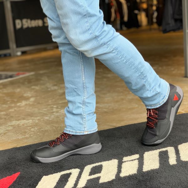 ダイネーゼのエアー・シューズ特集『ぱっと見似てるけど、どこが？どう