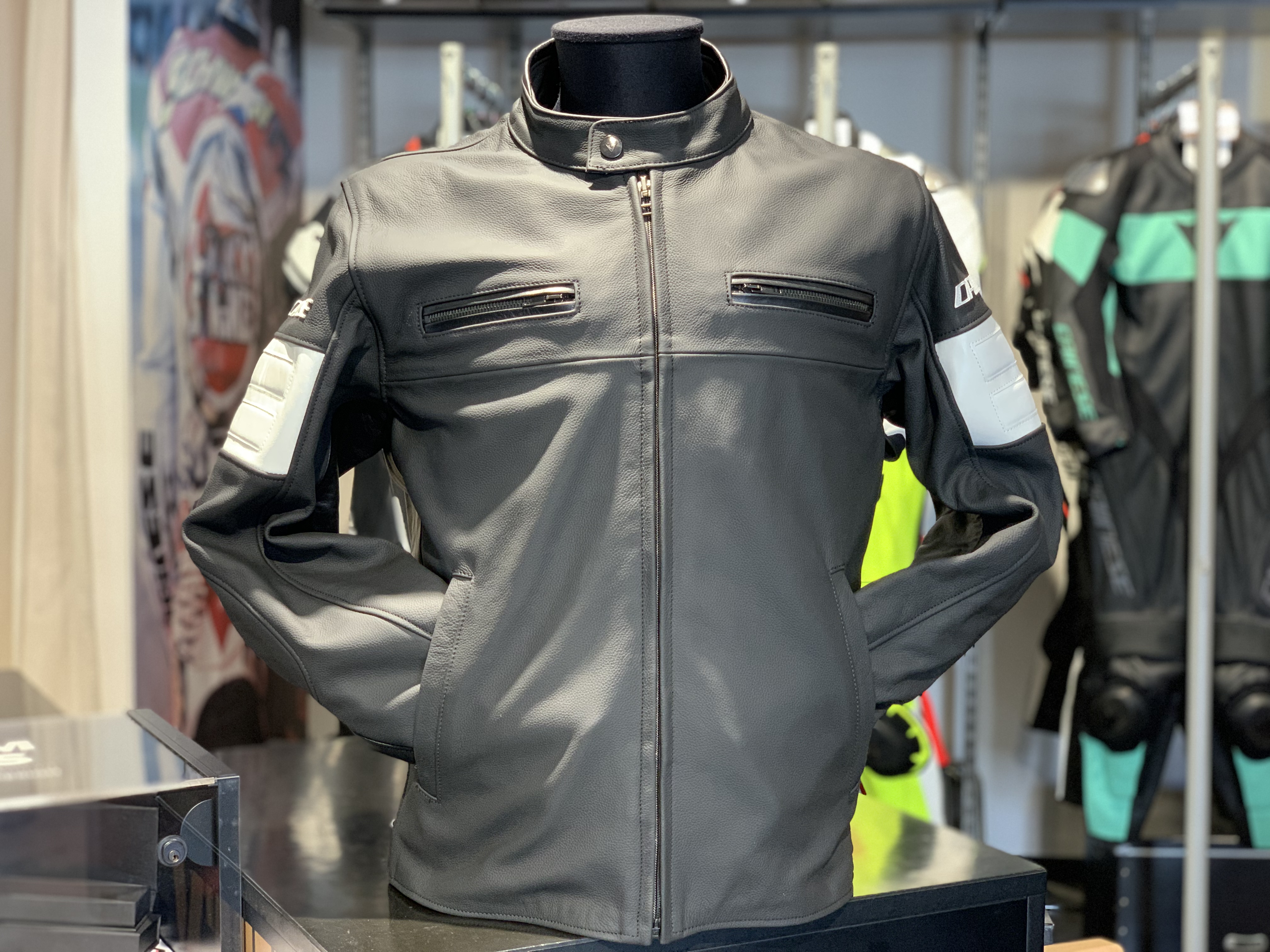 -肩から裾までの長さ58cmDainese 本革ジャケット サイズ L Dainese メンズ